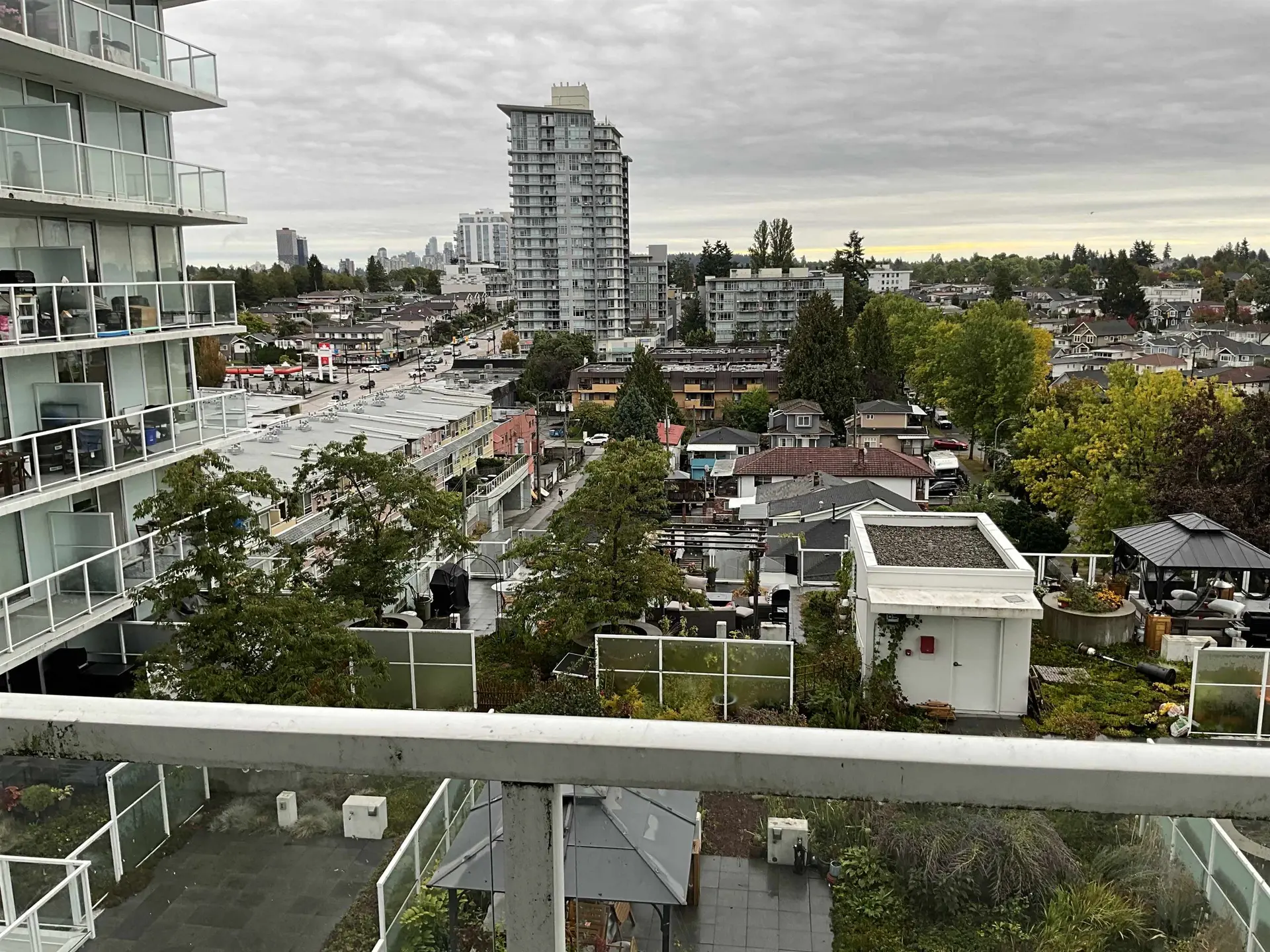 #1003 2221 E 30th Avenue - Image 2