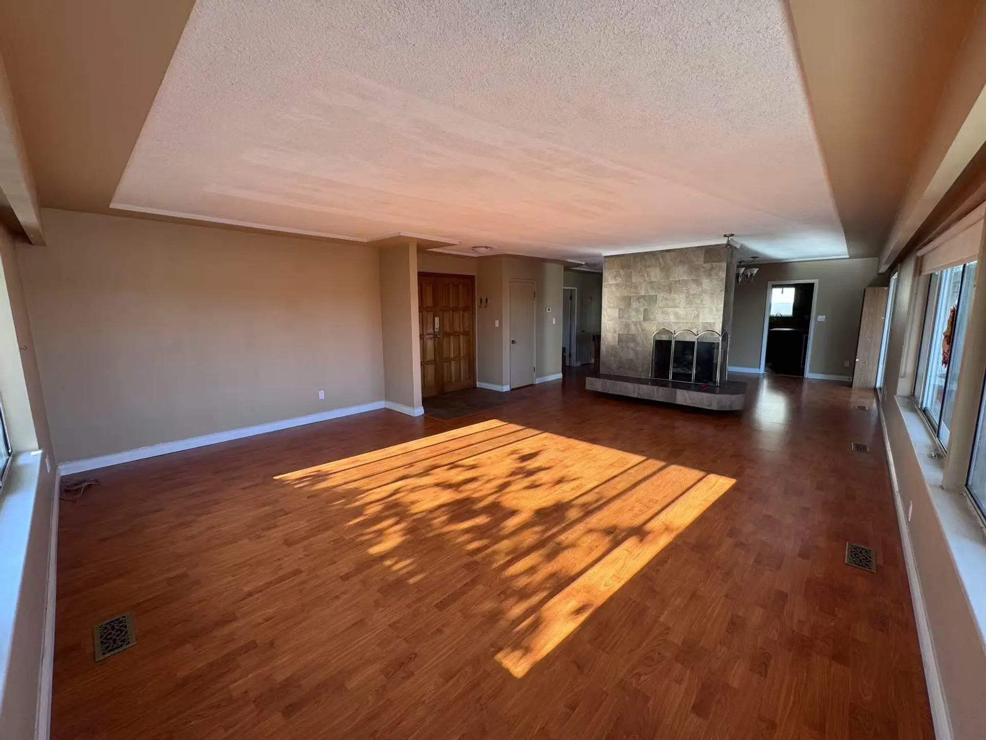 4510 Clinton Street - Image 2