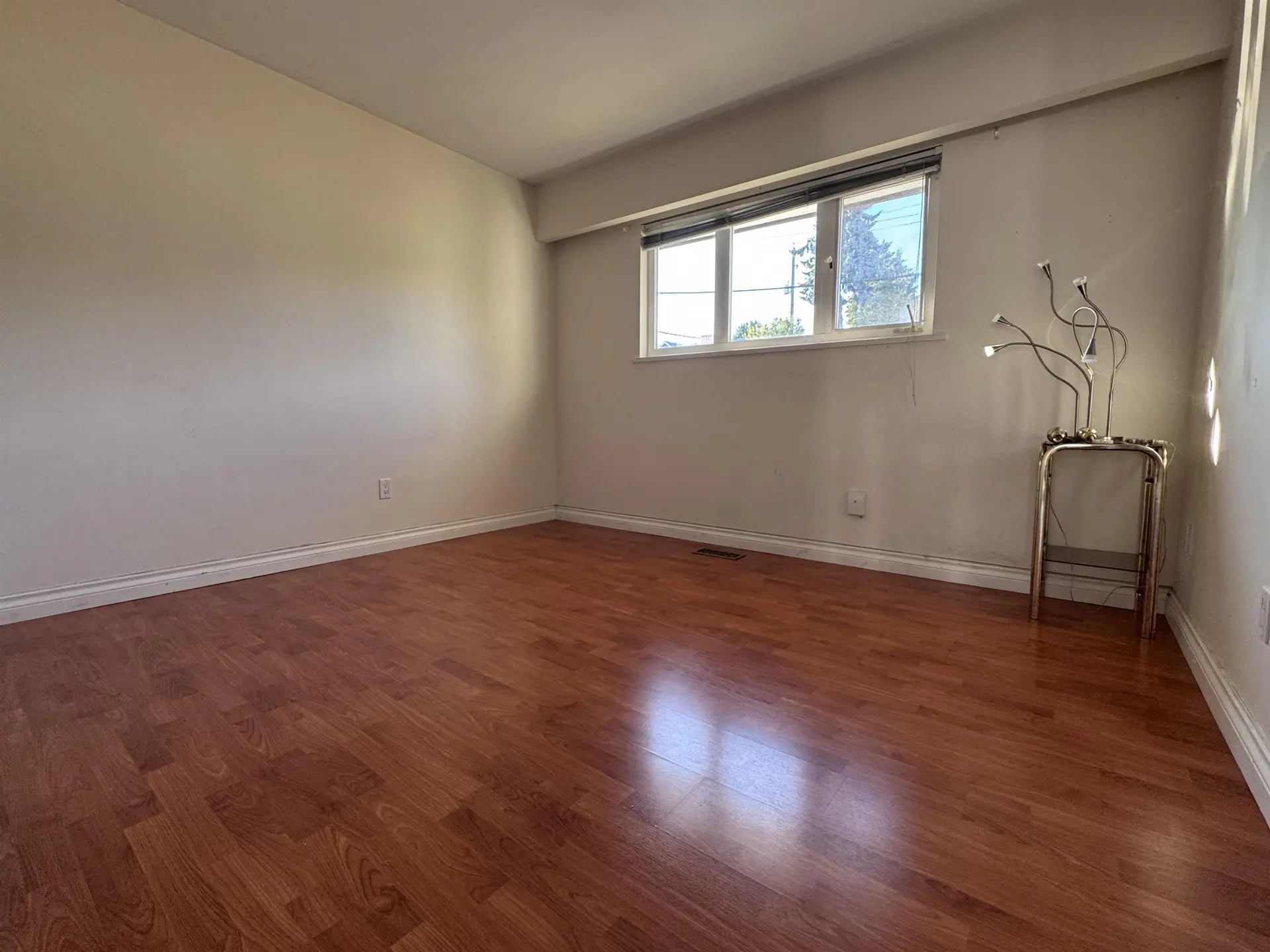 4510 Clinton Street - Image 6