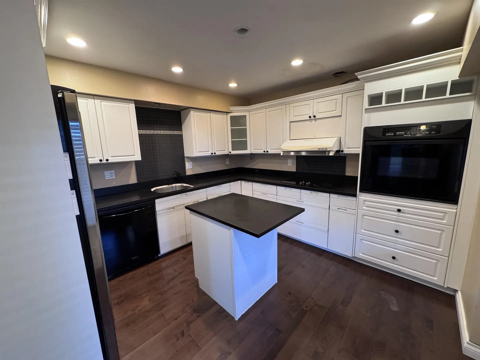 4510 Clinton Street - Image 12