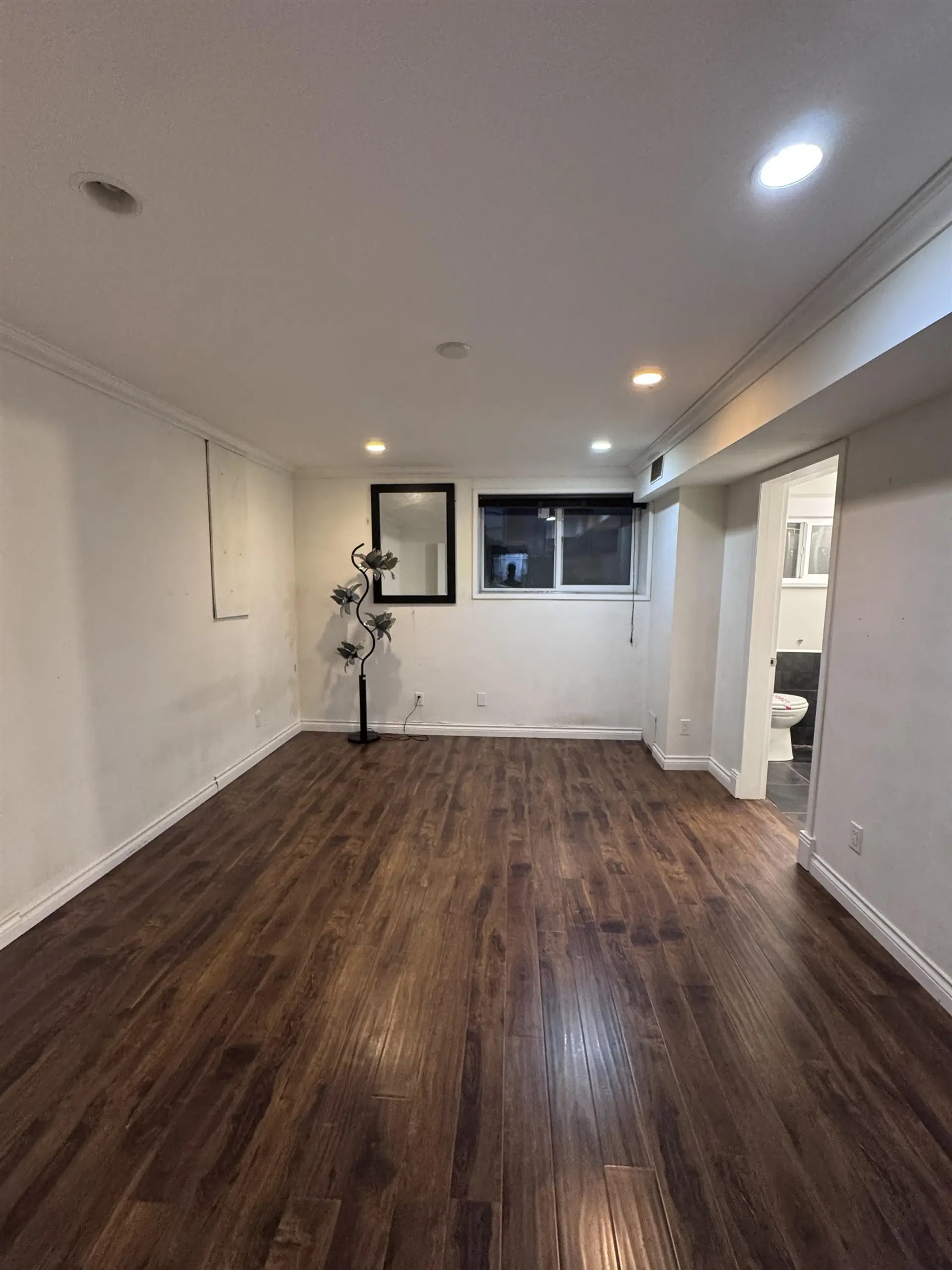 4510 Clinton Street - Image 10