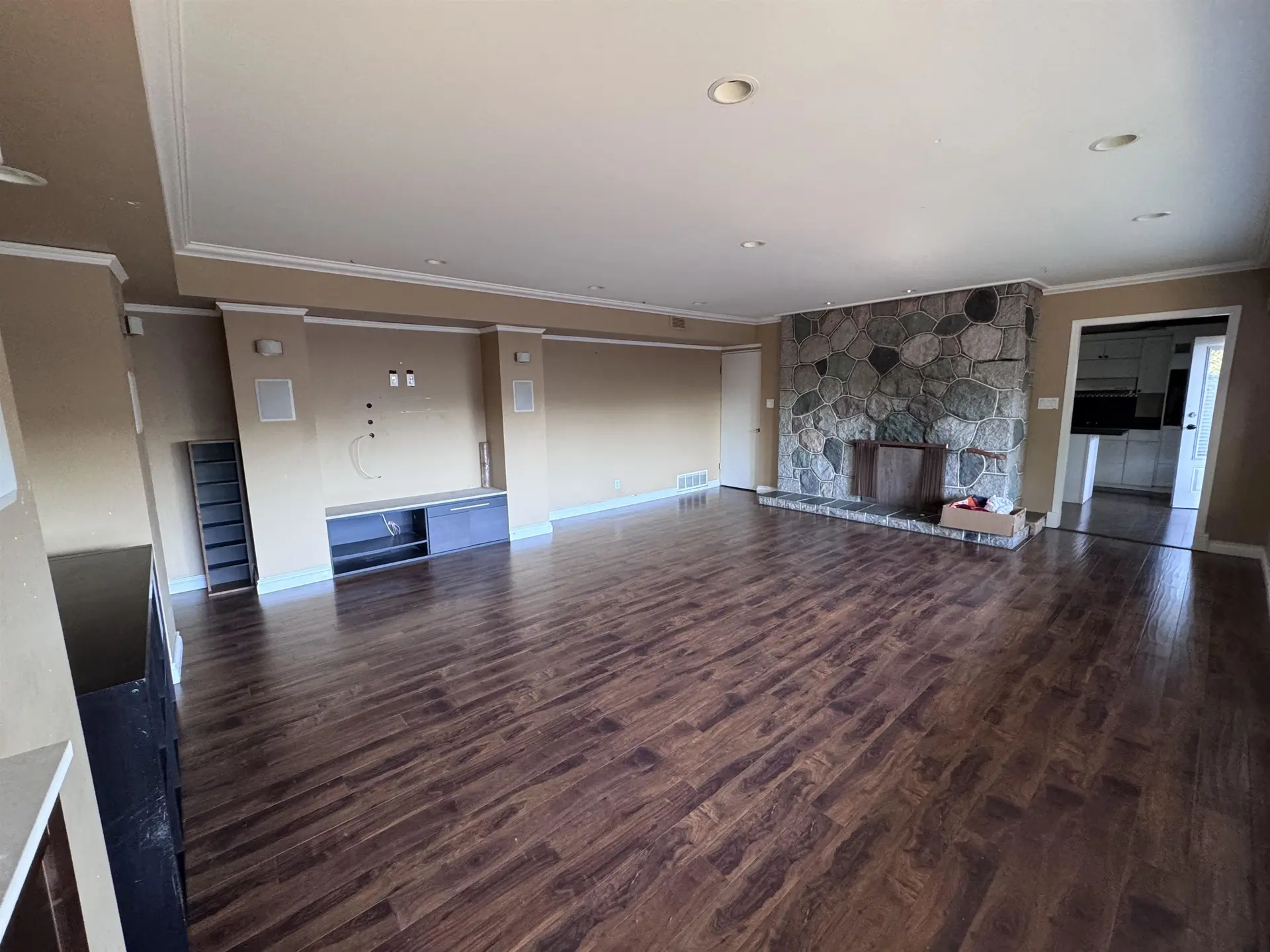 4510 Clinton Street - Image 11