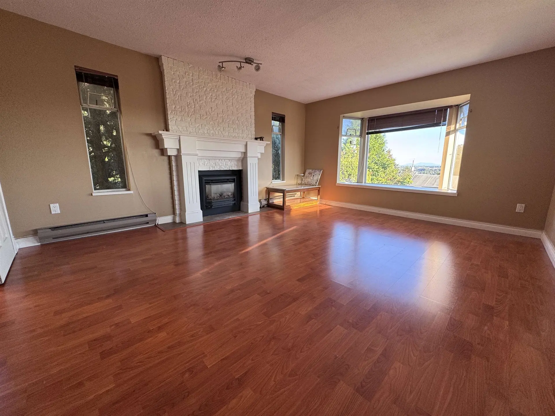4510 Clinton Street - Image 8