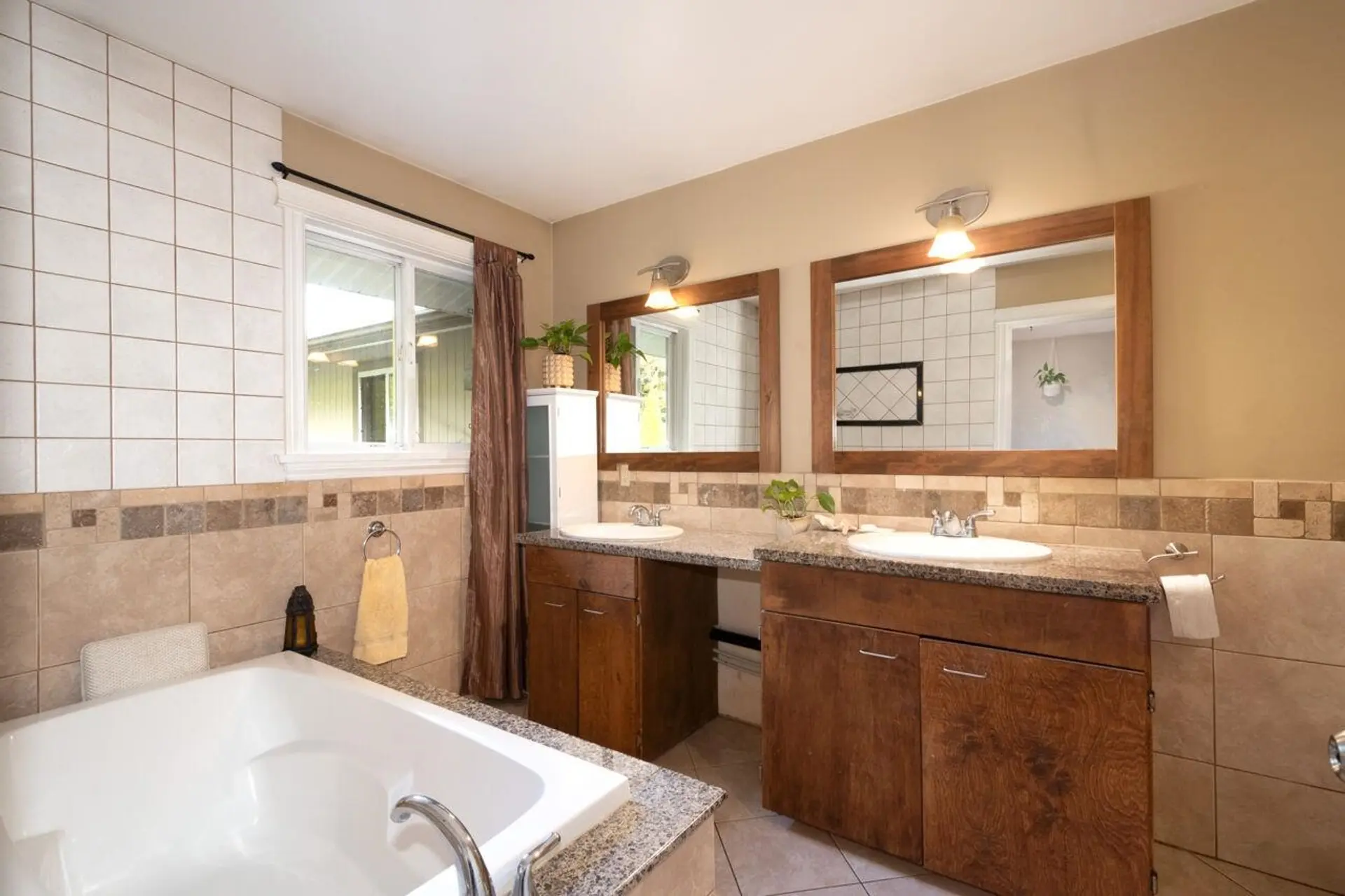 20899 Camwood Avenue - Image 13