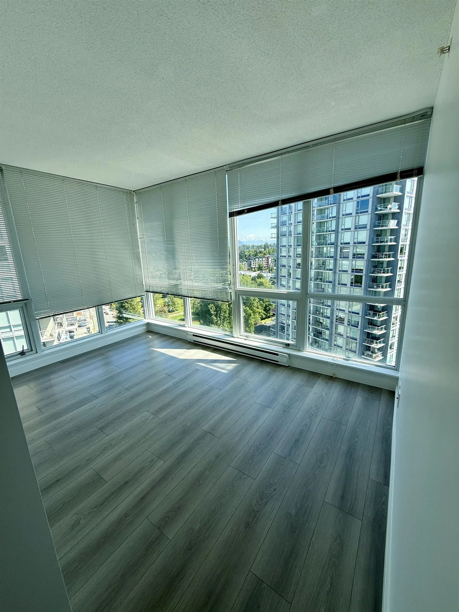 #1602 9981 Whalley Boulevard - Image 3