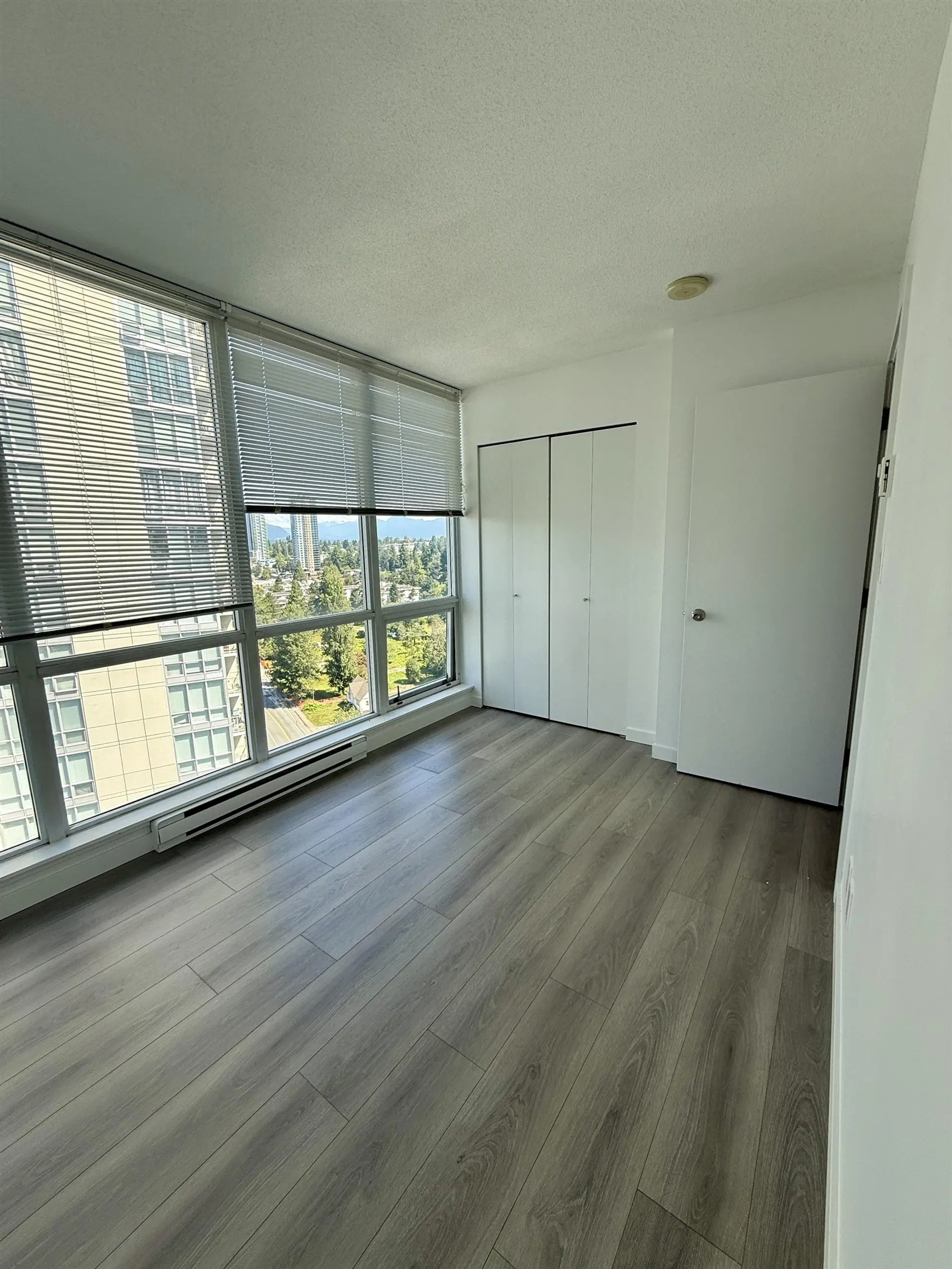 #1602 9981 Whalley Boulevard - Image 5