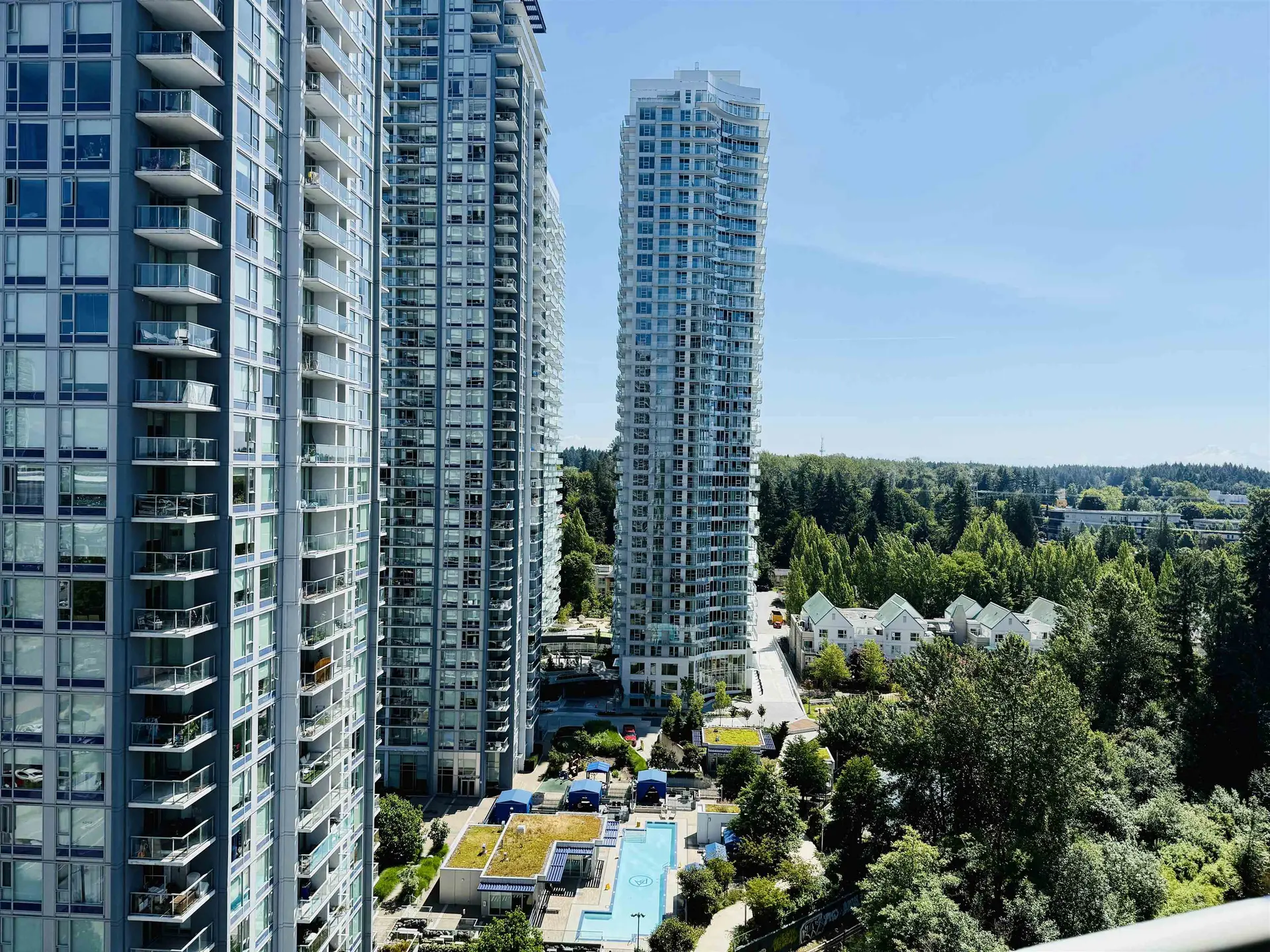 #1602 9981 Whalley Boulevard - Image 9