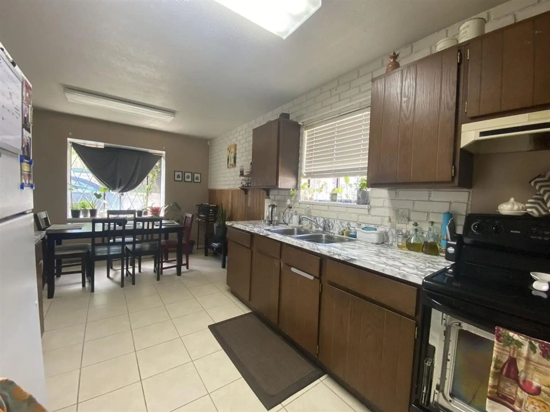 Property at 32525 GEORGE FERGUSON WAY, Abbotsford, BC