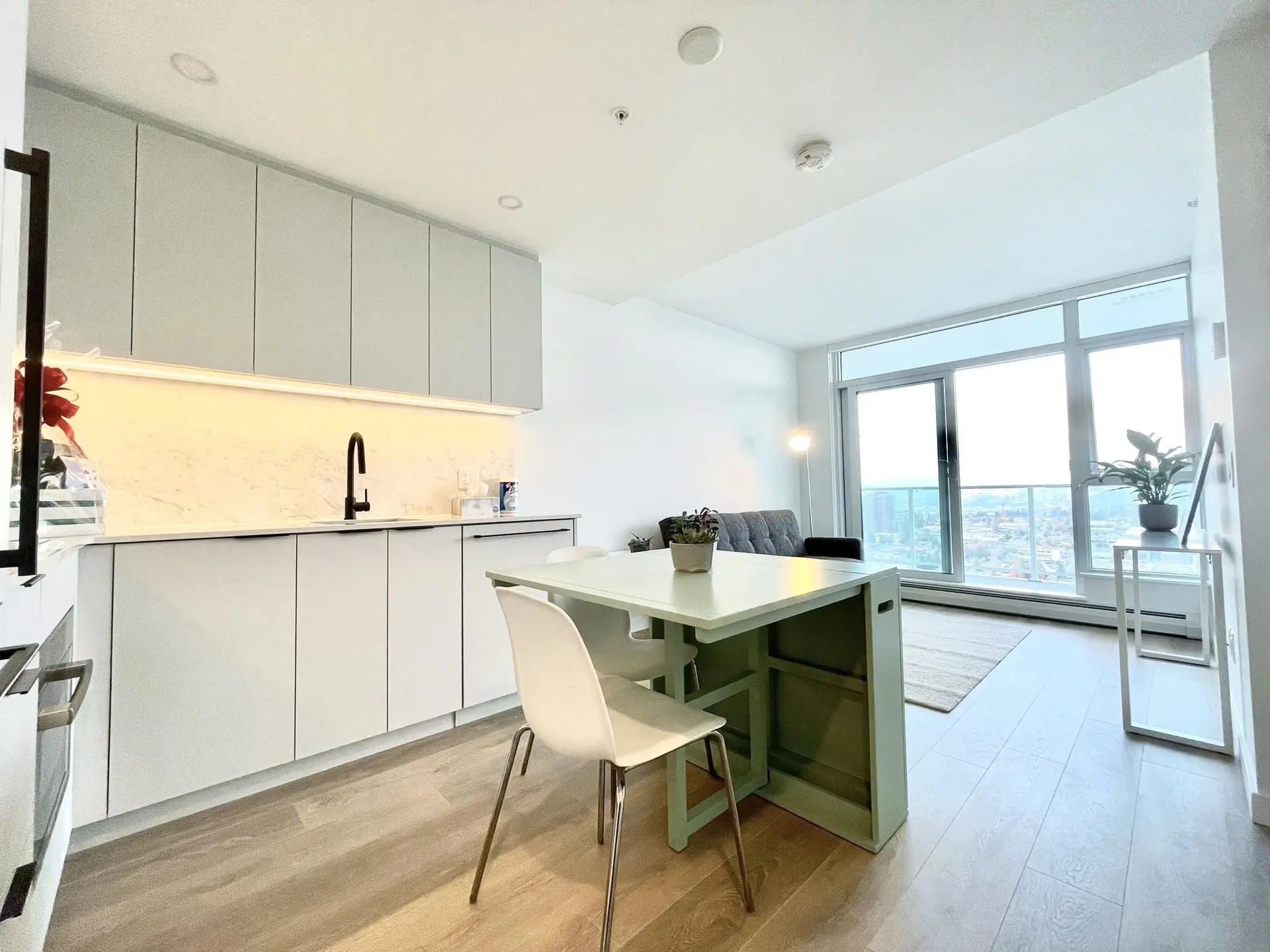 Property at #2501 13685 102 AVENUE, Surrey, BC