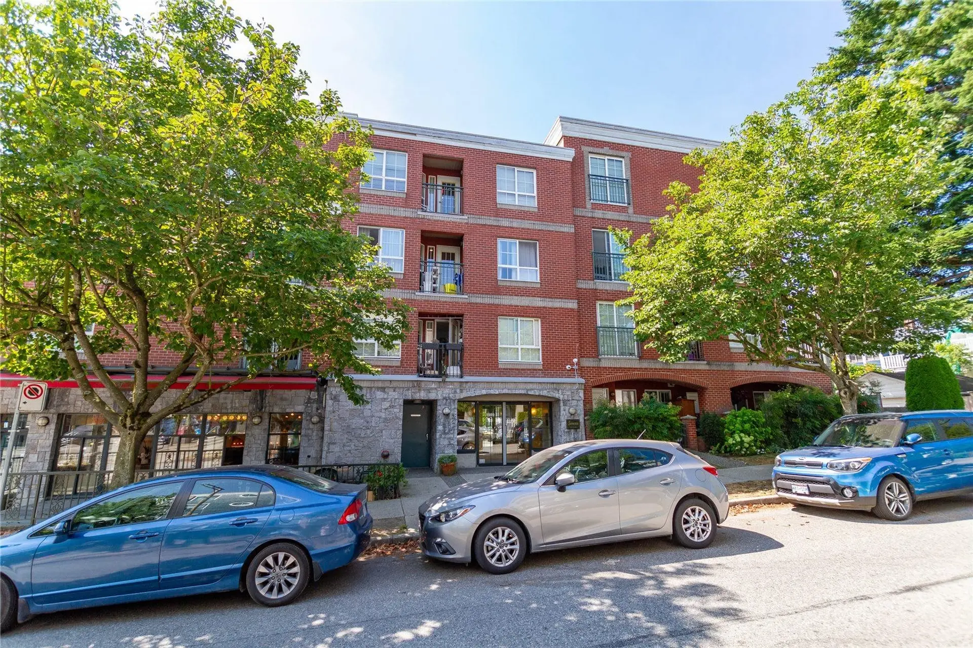 #210 1989 Dunbar Street - Image 2