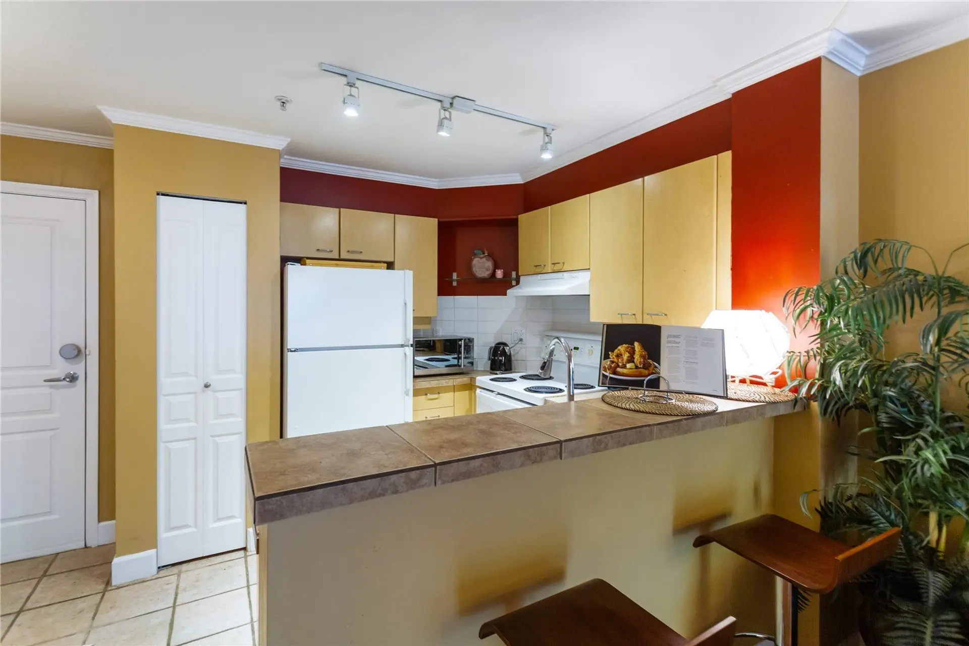 #210 1989 Dunbar Street - Image 9