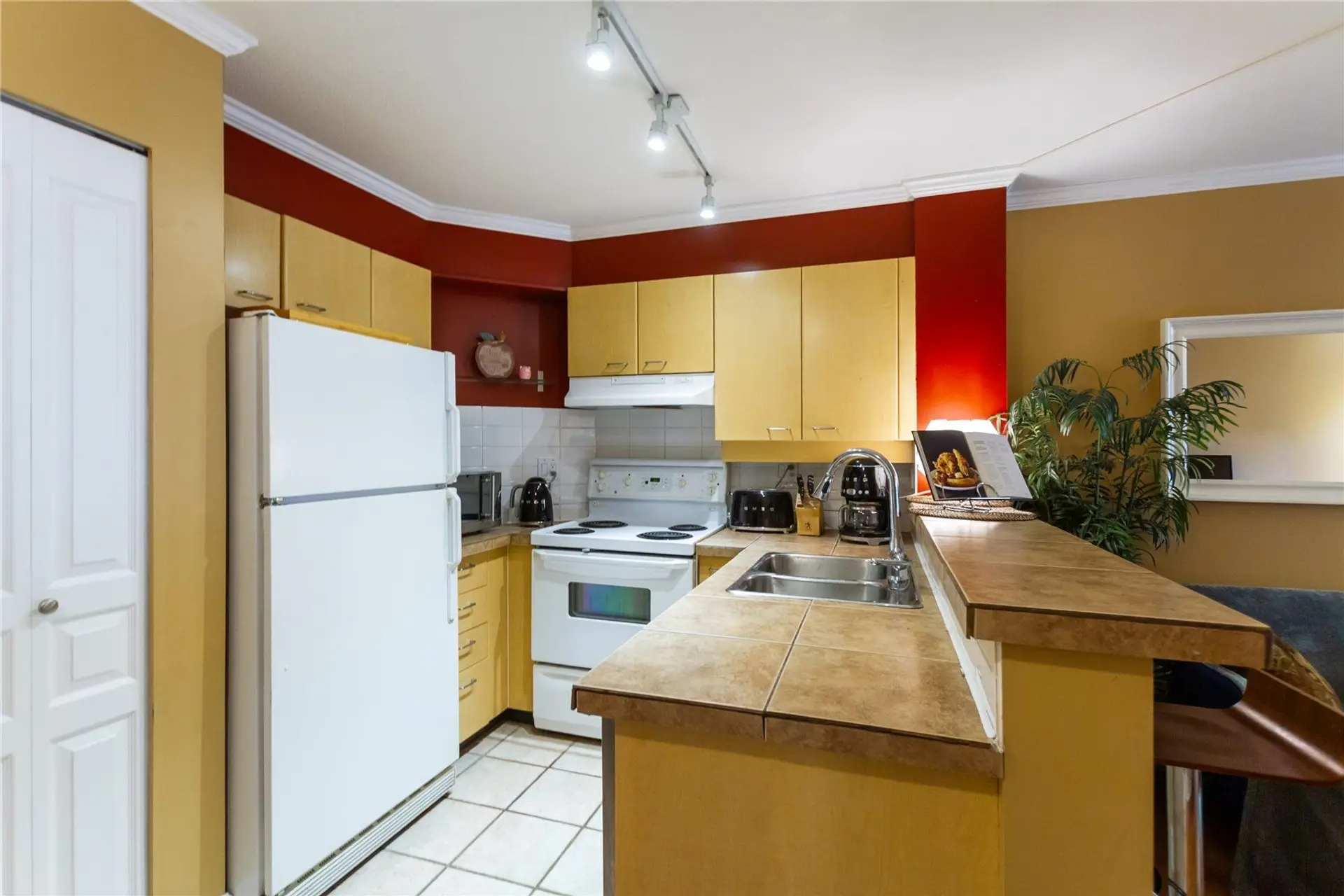 #210 1989 Dunbar Street - Image 10