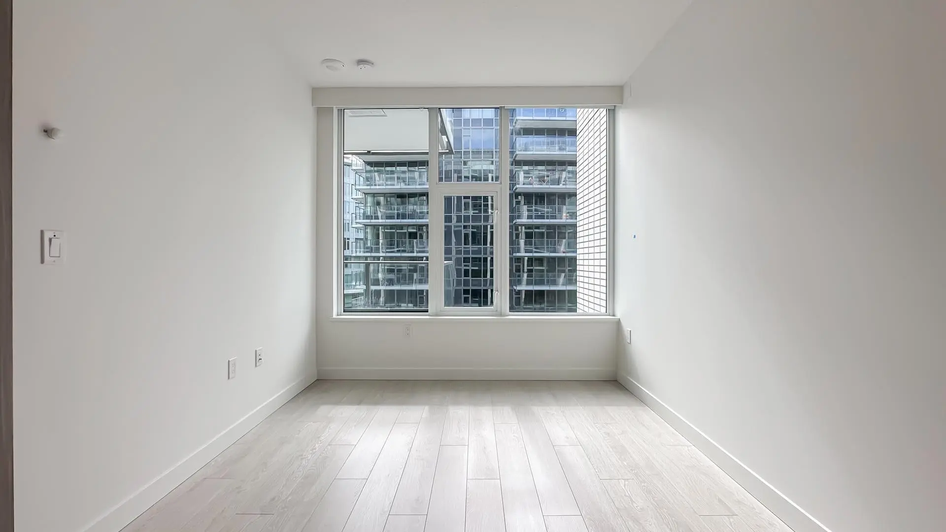 Property at #886 8671 HAZELBRIDGE WAY, Richmond, BC