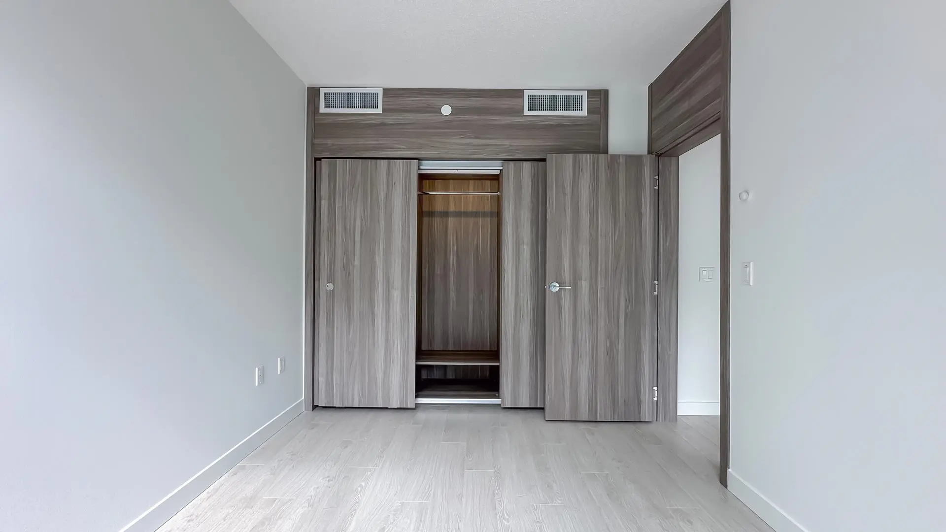 Property at #886 8671 HAZELBRIDGE WAY, Richmond, BC