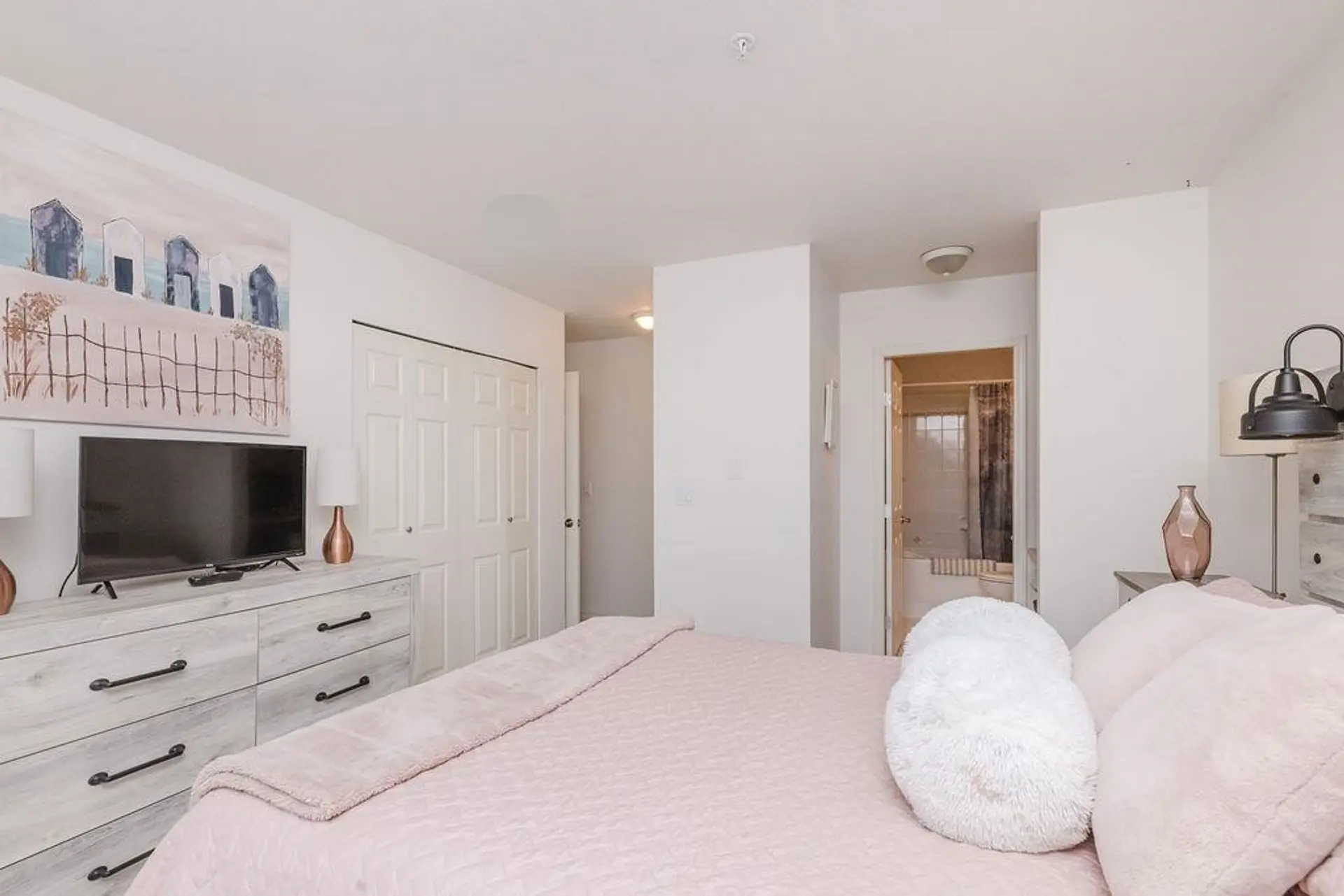 #4 5740 Marine Way - Image 15