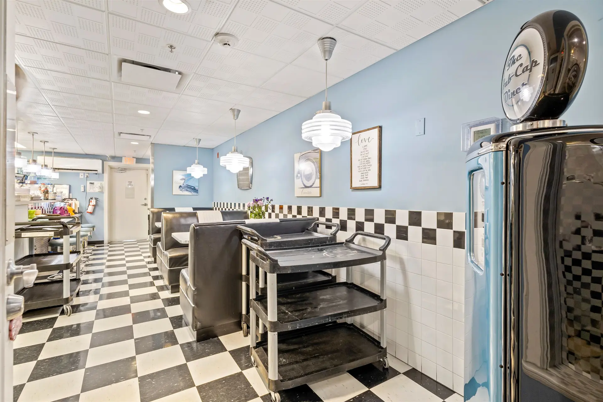 #417 8531 Young Road - Image 9
