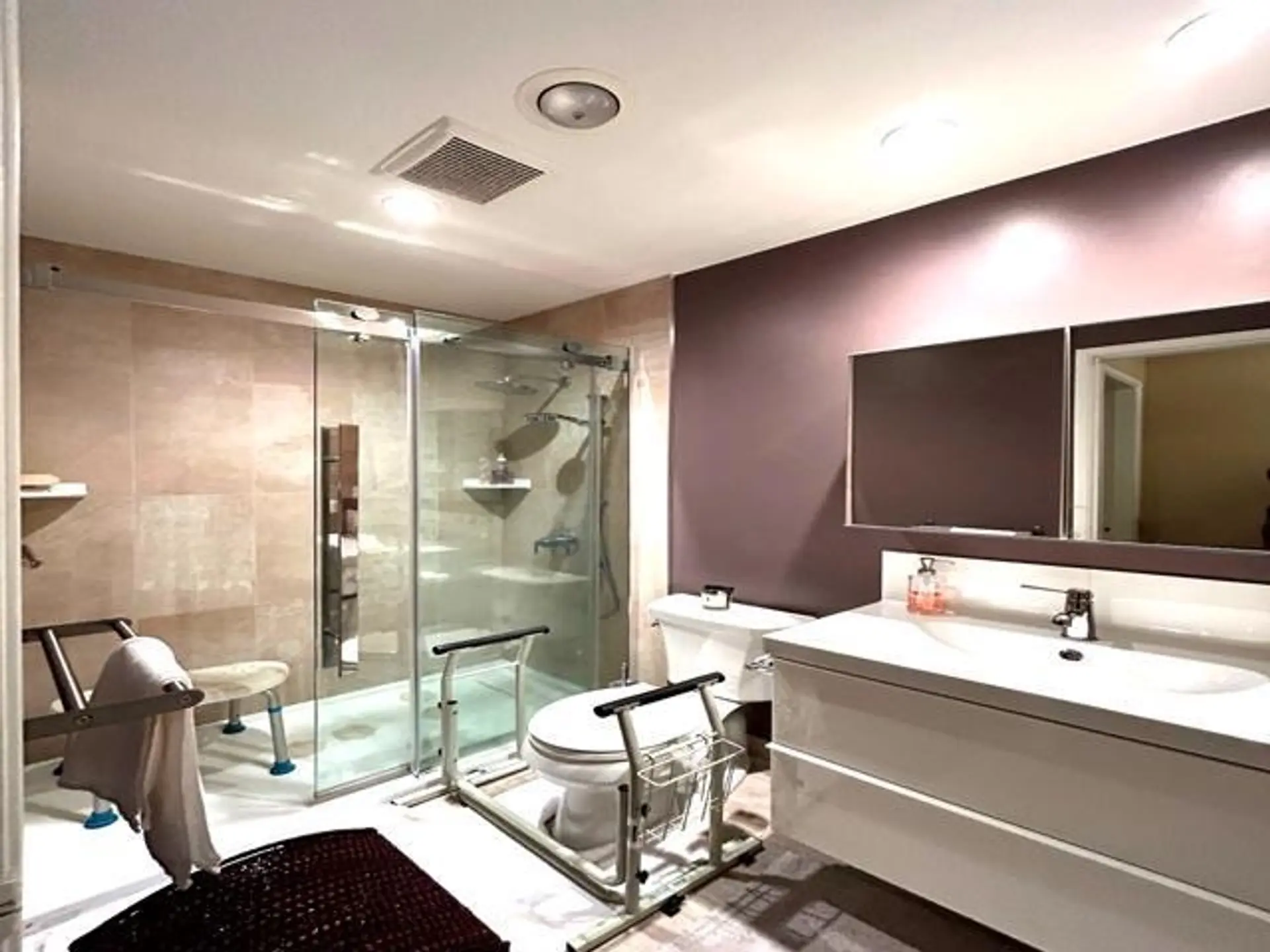 #44 9000 Ash Grove Crescent - Image 8