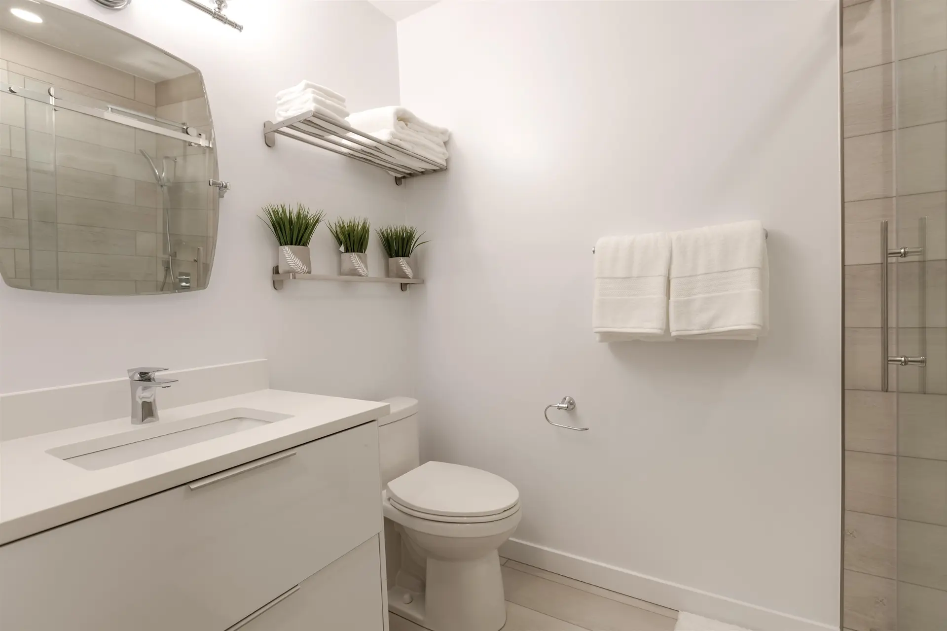 Property at #112 15739 FRASER HIGHWAY, Surrey, BC