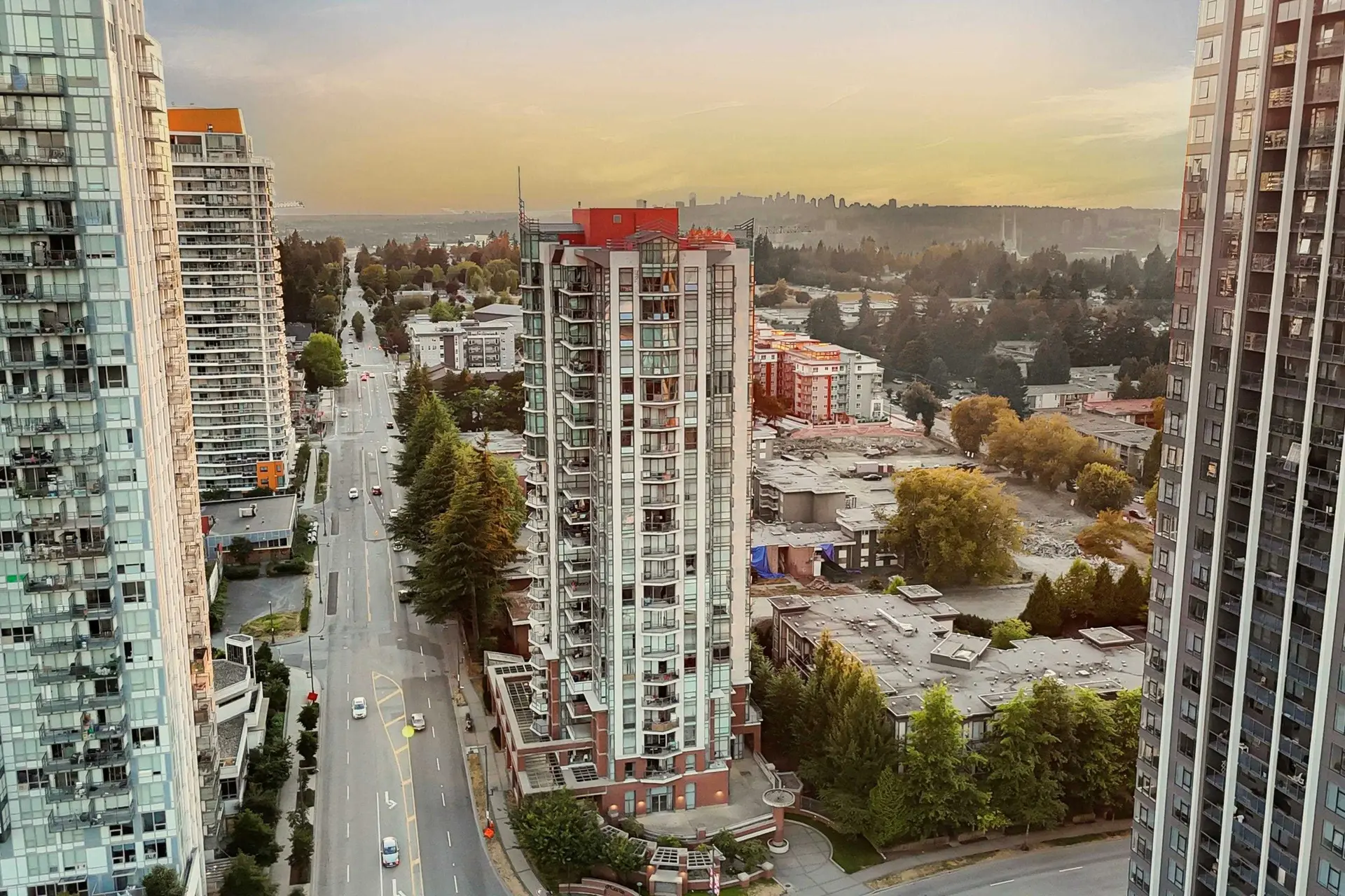 #1004 13399 104 Avenue - Image 2