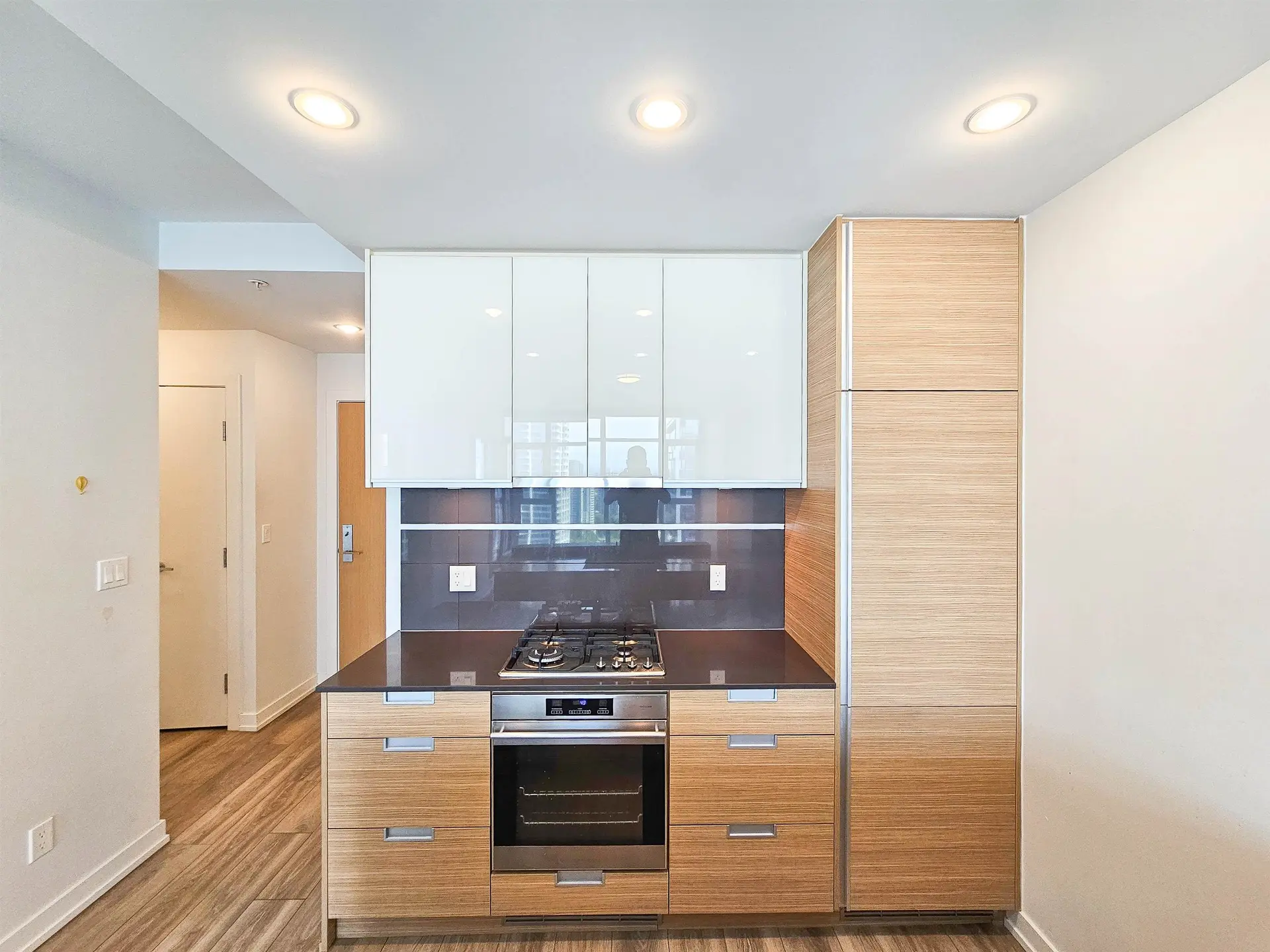 #2602 4688 Kingsway - Image 3