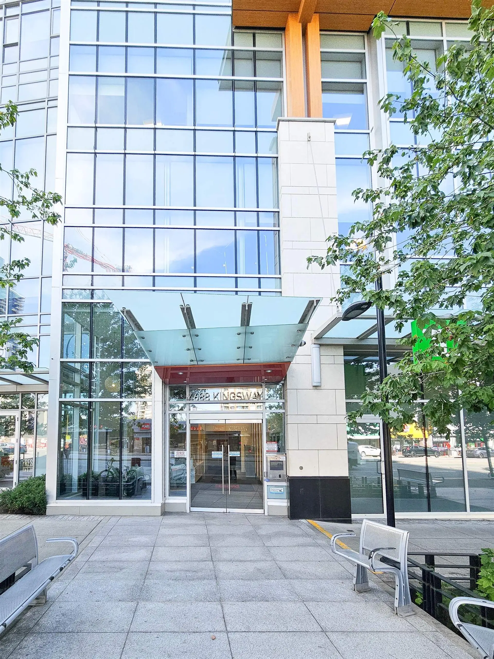#2602 4688 Kingsway - Image 10