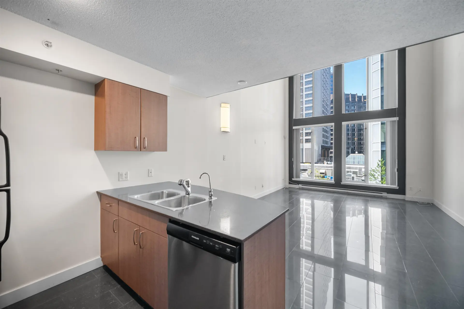 #606 610 Granville Street - Image 2