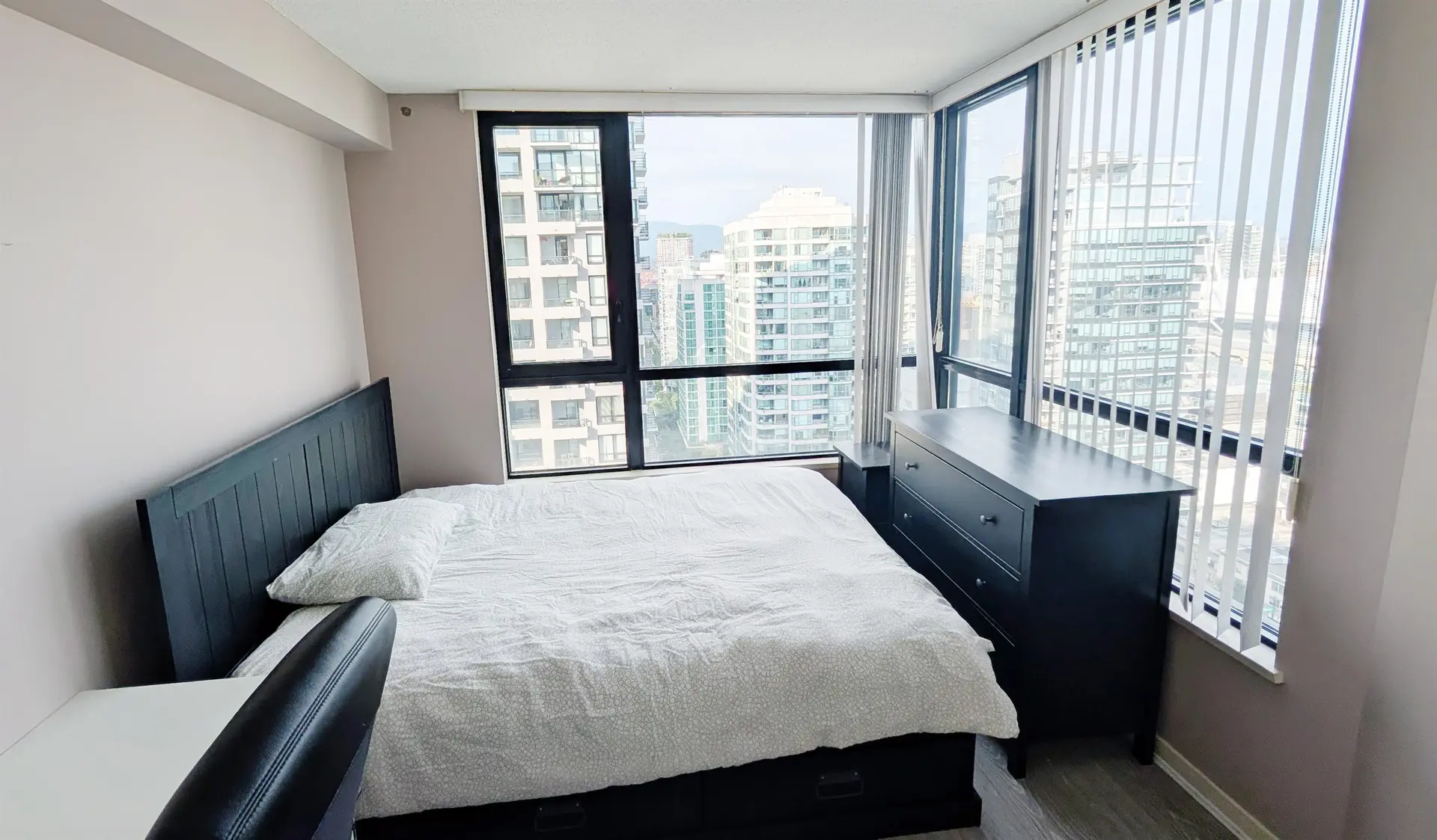 #2705 977 Mainland Street - Image 17