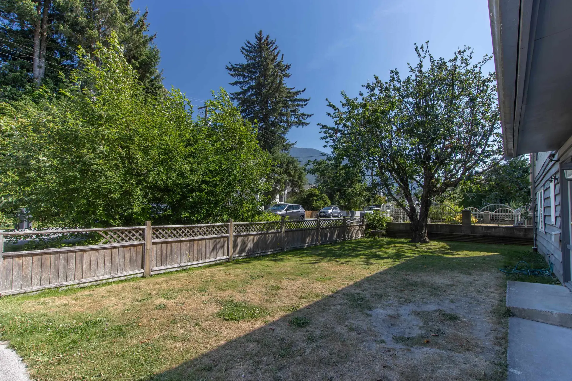 Property at 38069 FIFTH AVENUE, Squamish, BC