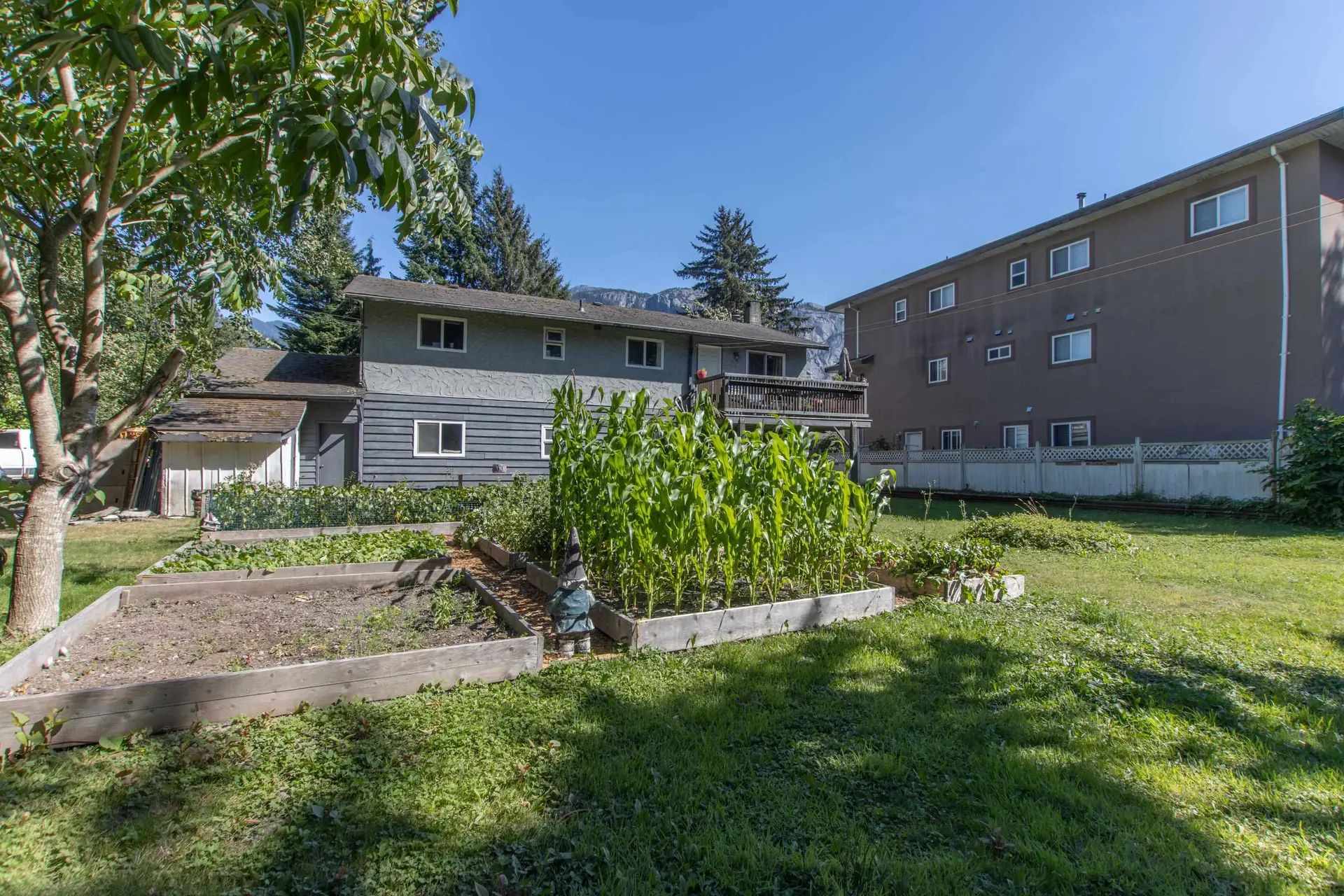 Property at 38069 FIFTH AVENUE, Squamish, BC