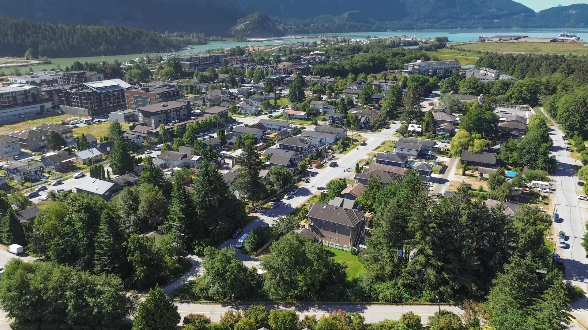 Property at 38069 FIFTH AVENUE, Squamish, BC