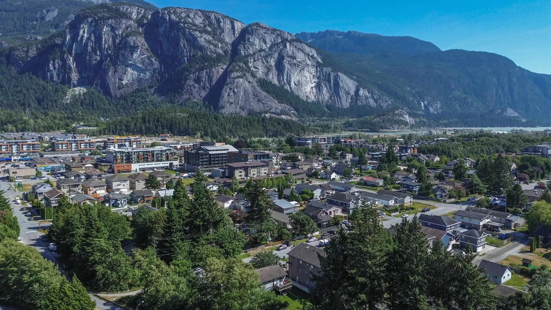 Property at 38069 FIFTH AVENUE, Squamish, BC