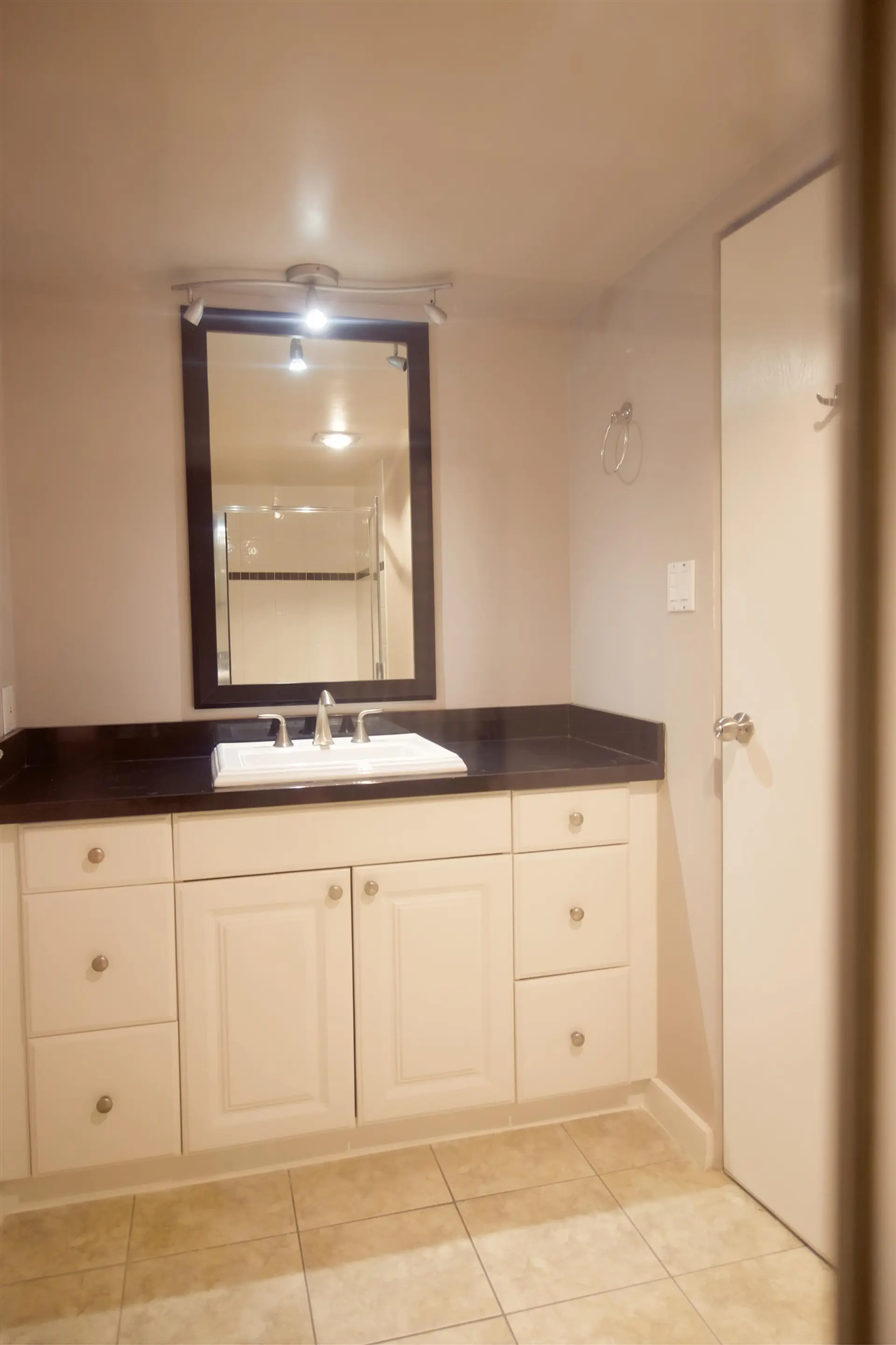 #704 6651 Minoru Boulevard - Image 17