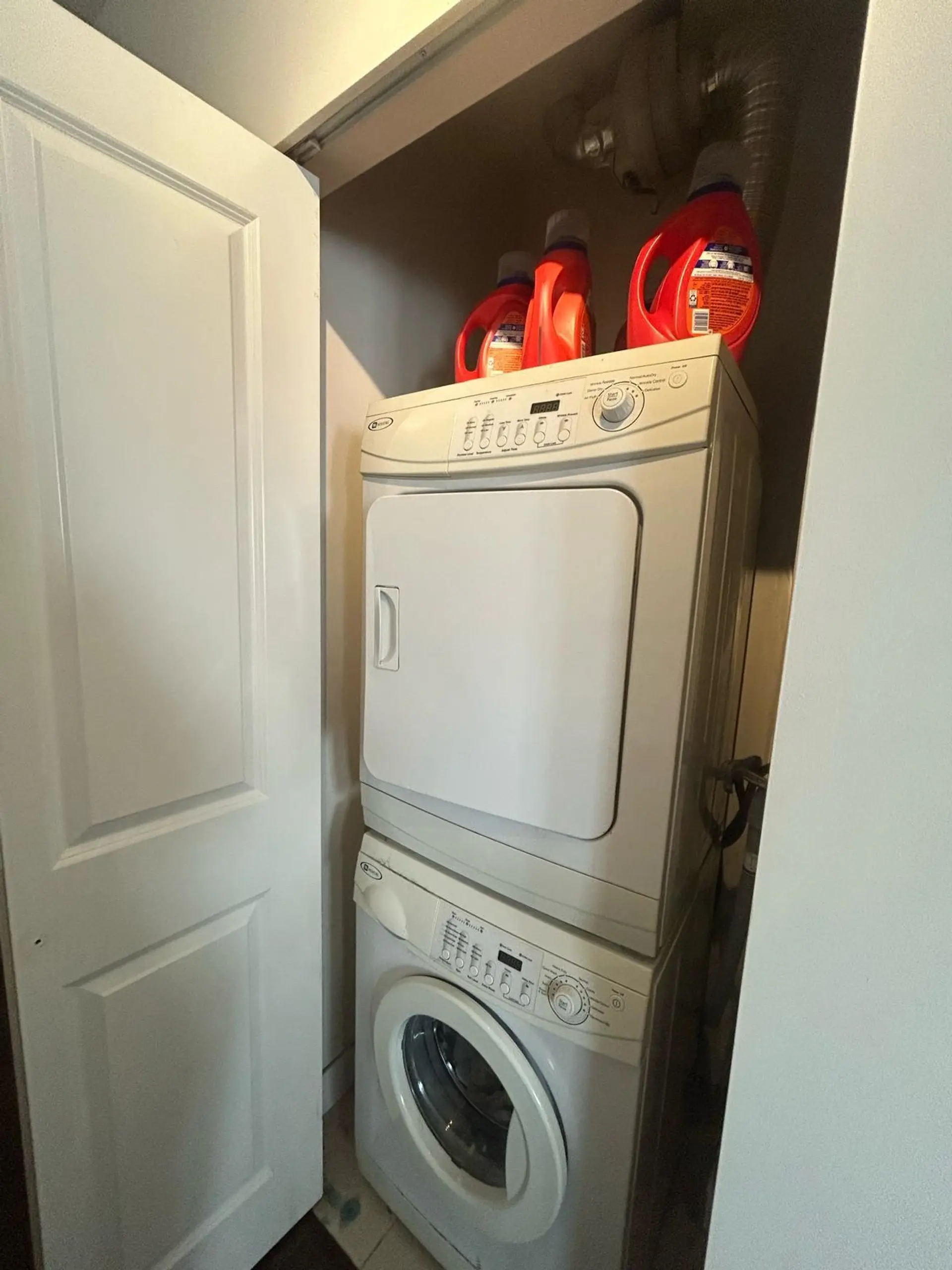 #907 1833 Crowe Street - Image 7