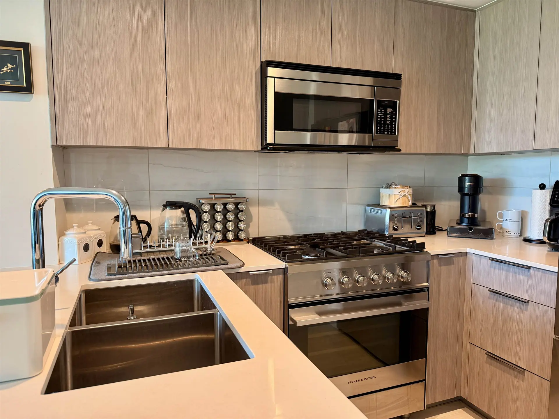 #1408 1401 Hunter Street - Image 4
