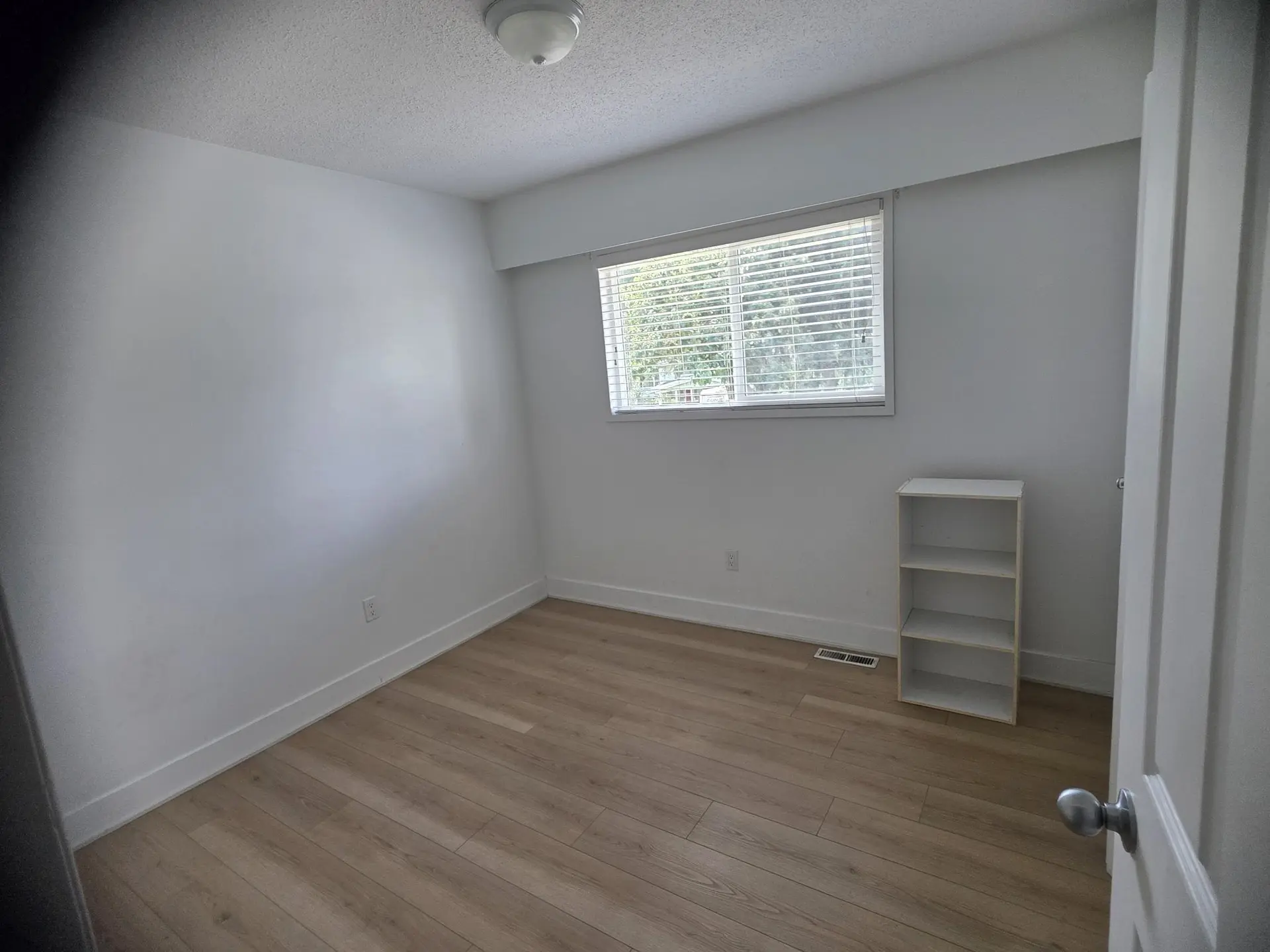 3036 Mouat Drive - Image 6