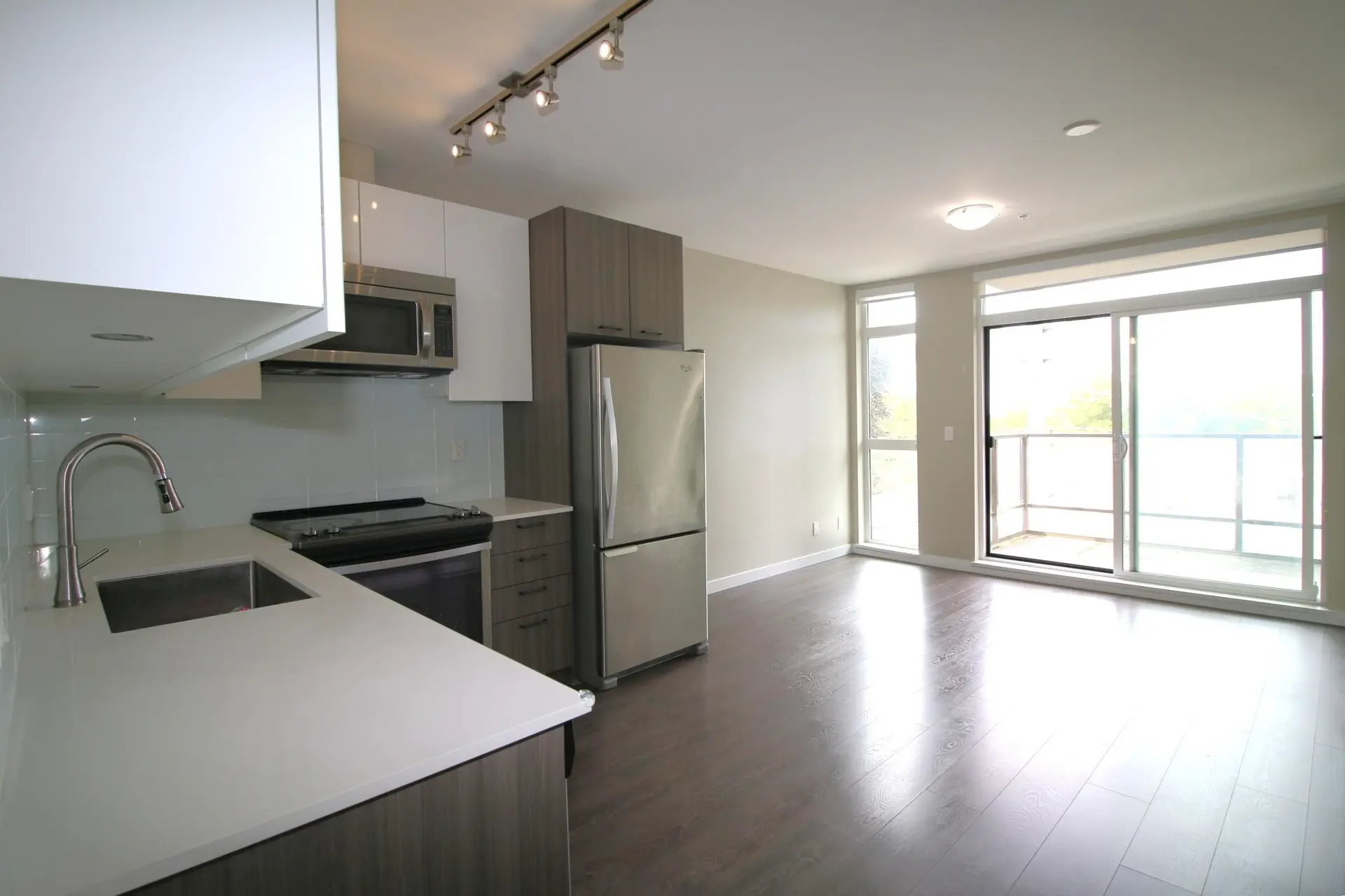 #306 6555 Victoria Drive - Image 1