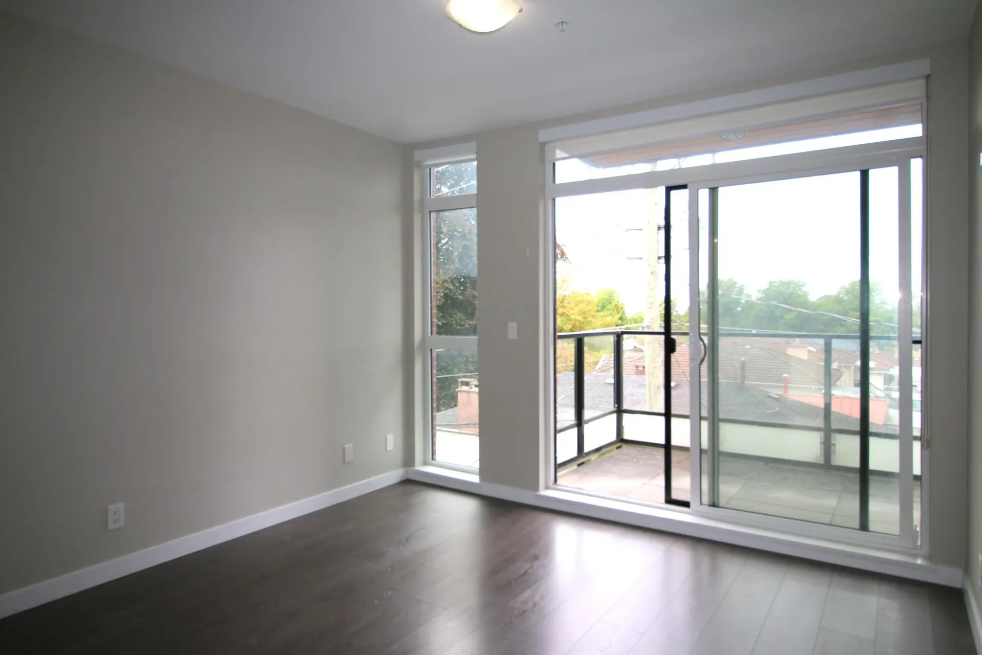 #306 6555 Victoria Drive - Image 5