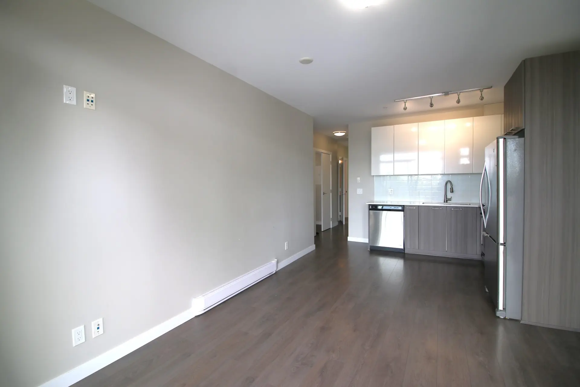 #306 6555 Victoria Drive - Image 4