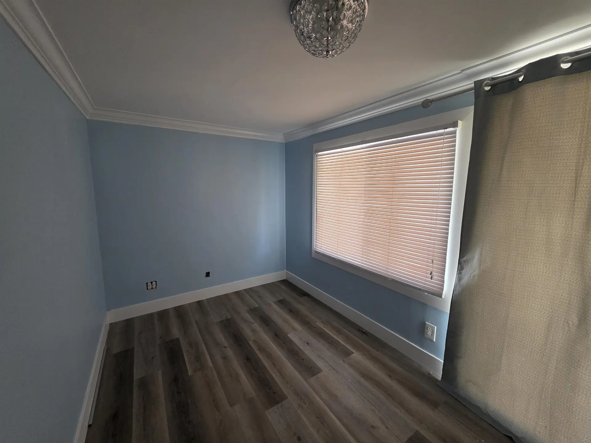10381 Main Street - Image 15