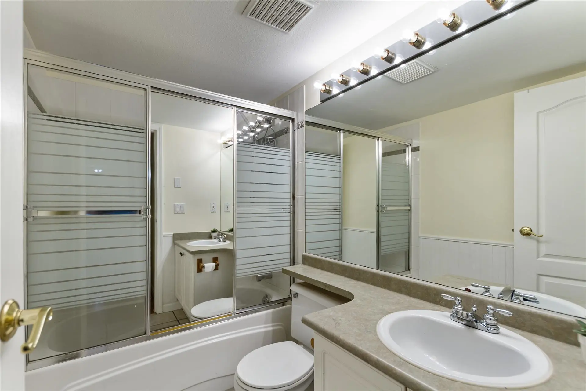 #35 1561 Booth Avenue - Image 7