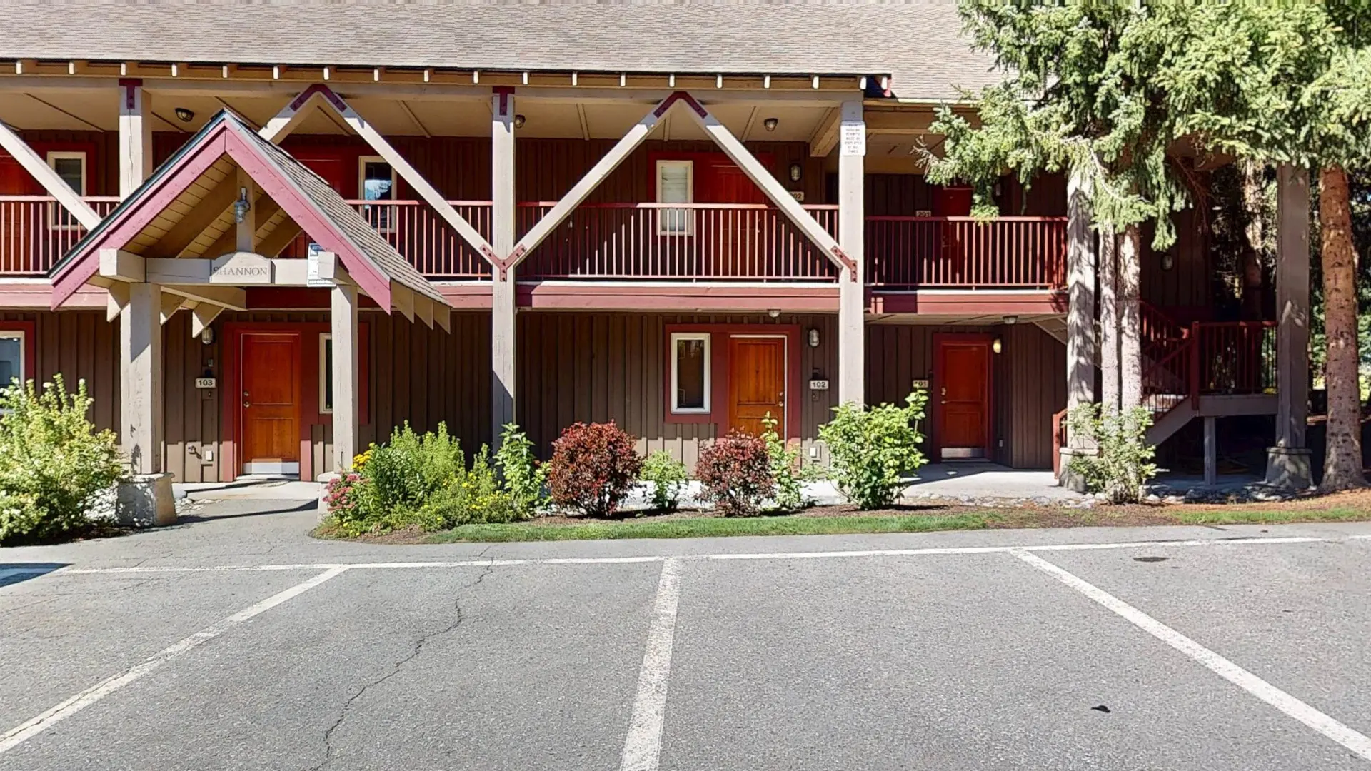 #101 3070 Hillcrest Drive - Image 14