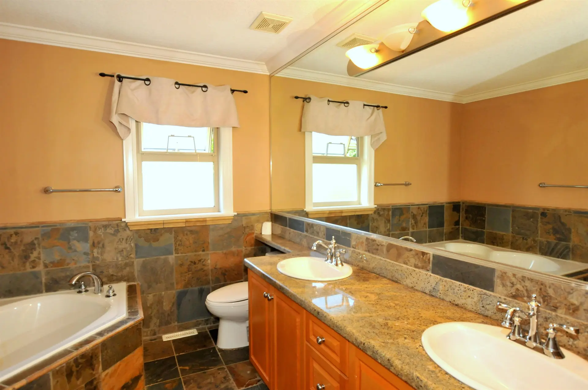 2132 139a Street - Image 13