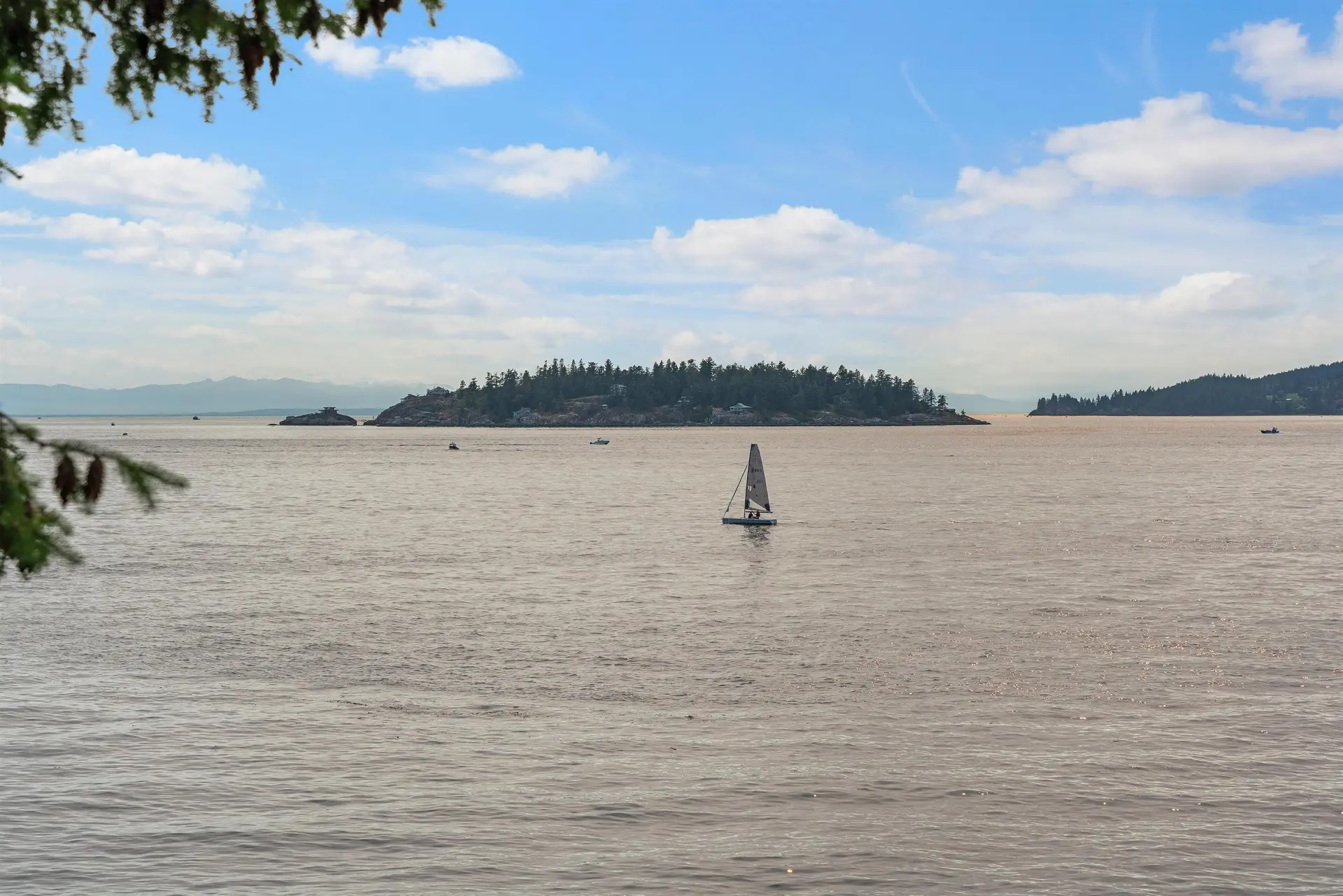 5834 Eagle Island - Image 2