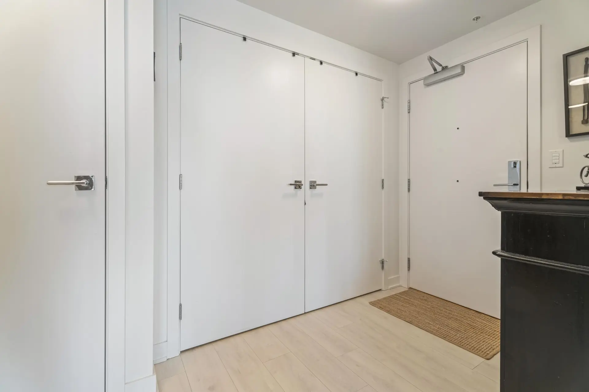 #1004 1401 Hunter Street - Image 9