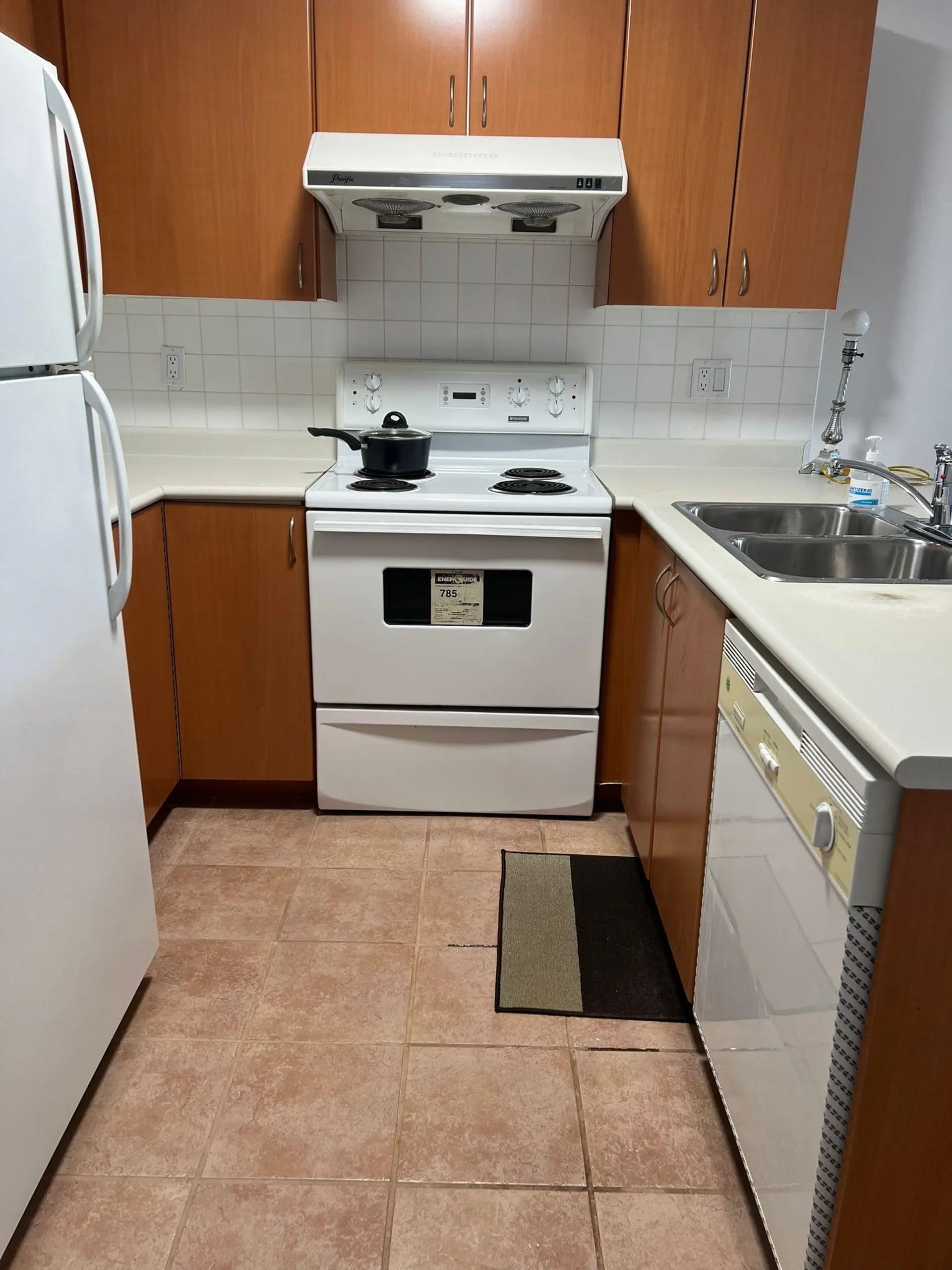 #208 6991 Victoria Drive - Image 4