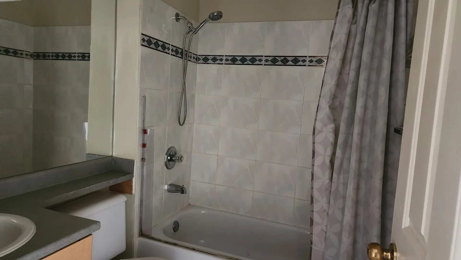 #423 2238 Kingsway - Image 15