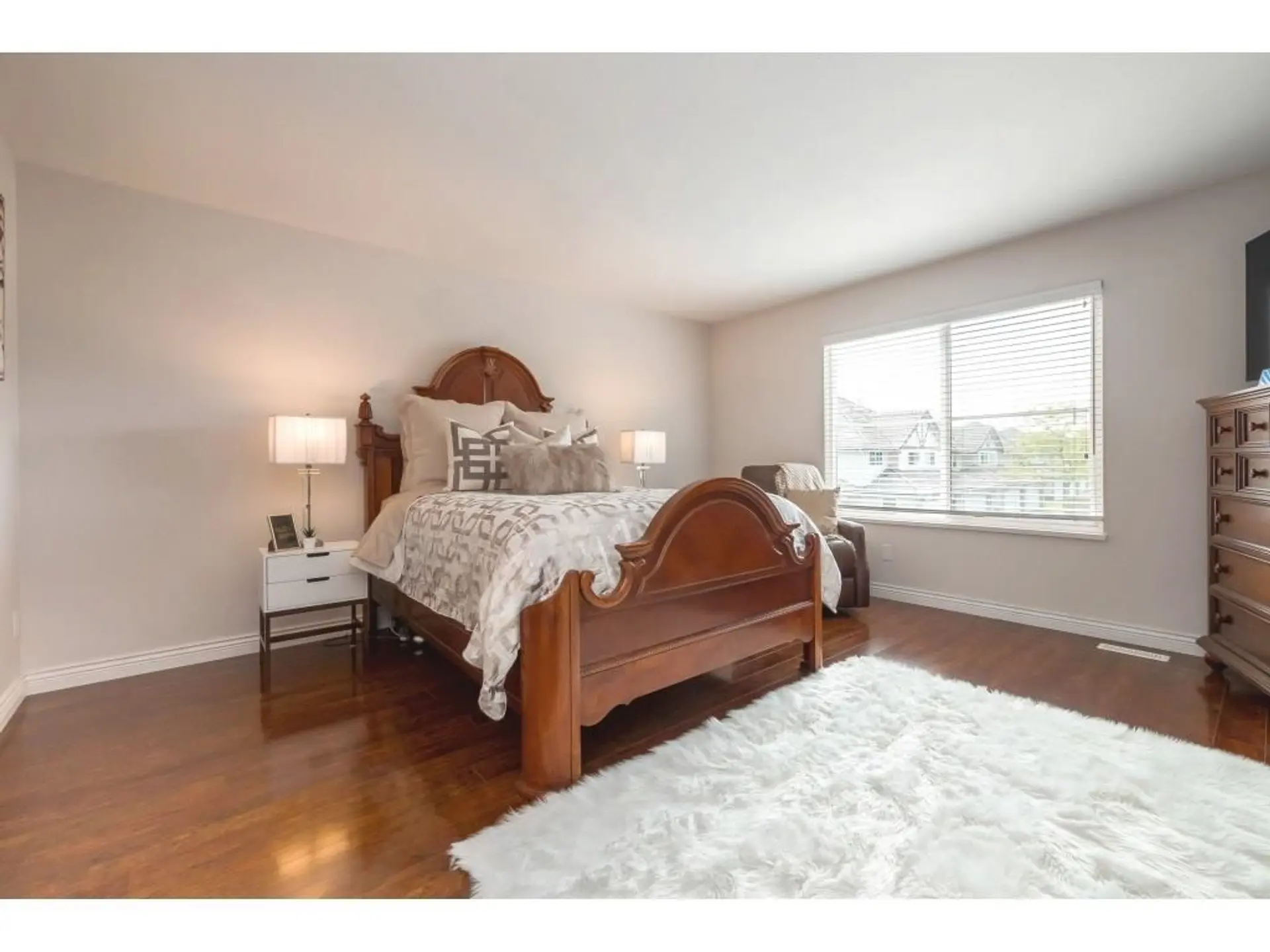 #53 758 Riverside Drive - Image 12