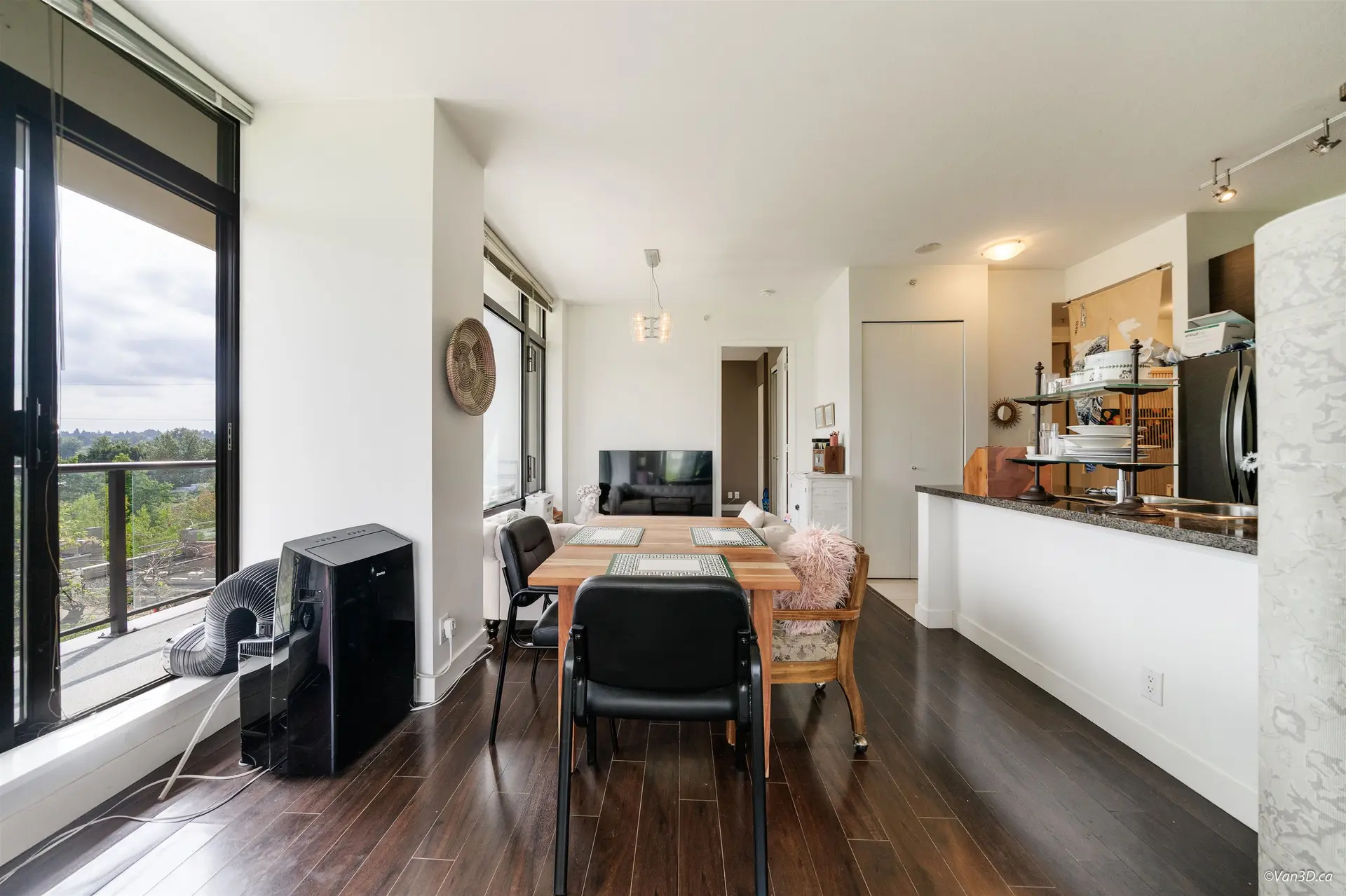 #506 2345 Madison Avenue - Image 4