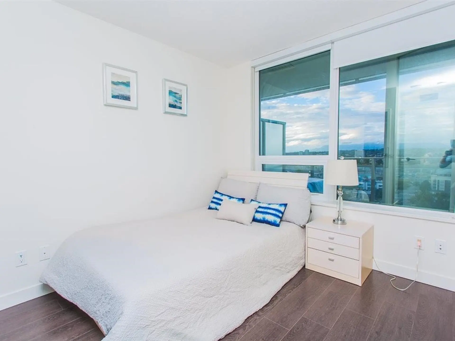 #1806 8833 Hazelbridge Way - Image 6