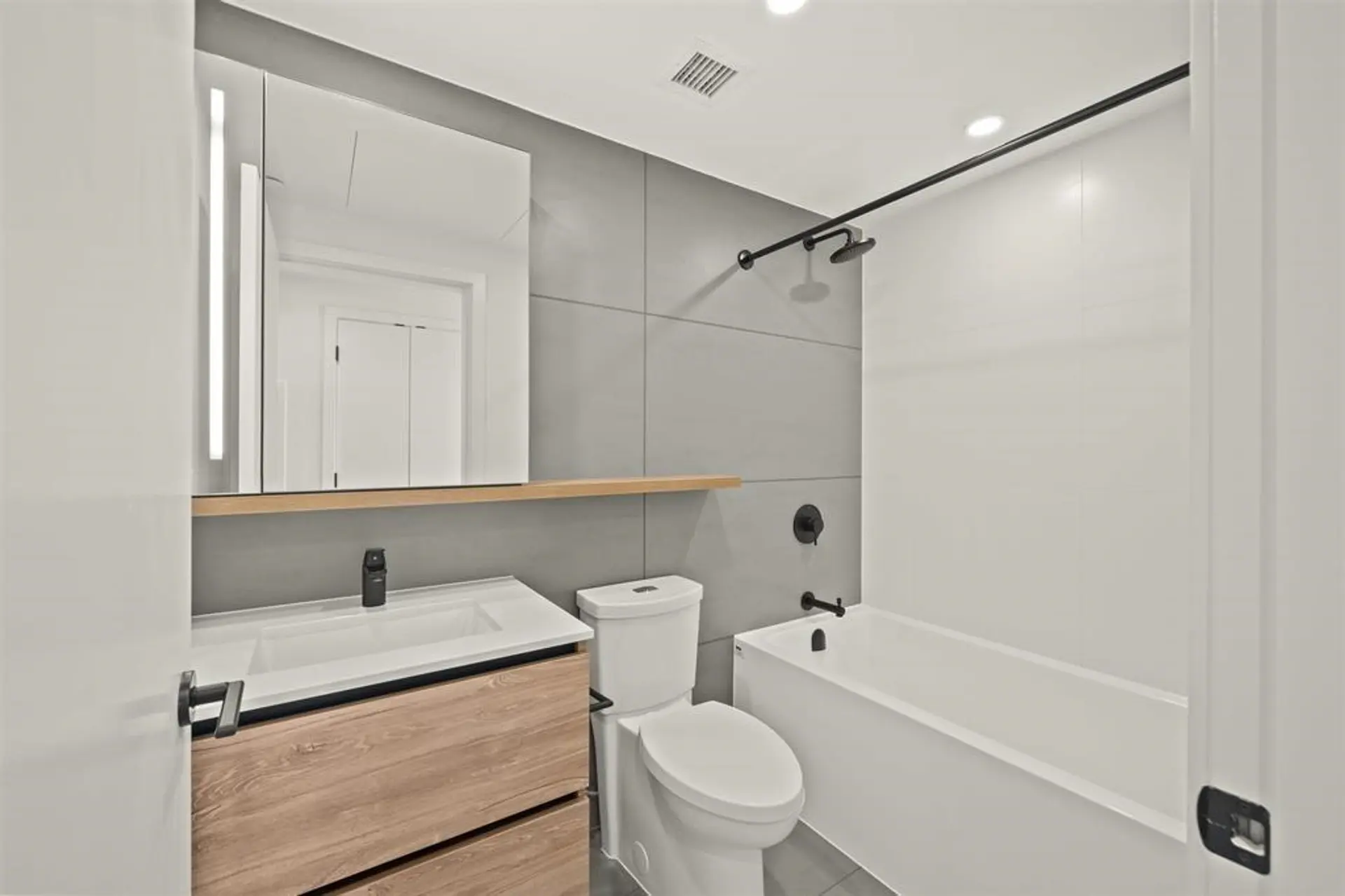 Property at #2208 13428 105 AVENUE, Surrey, BC